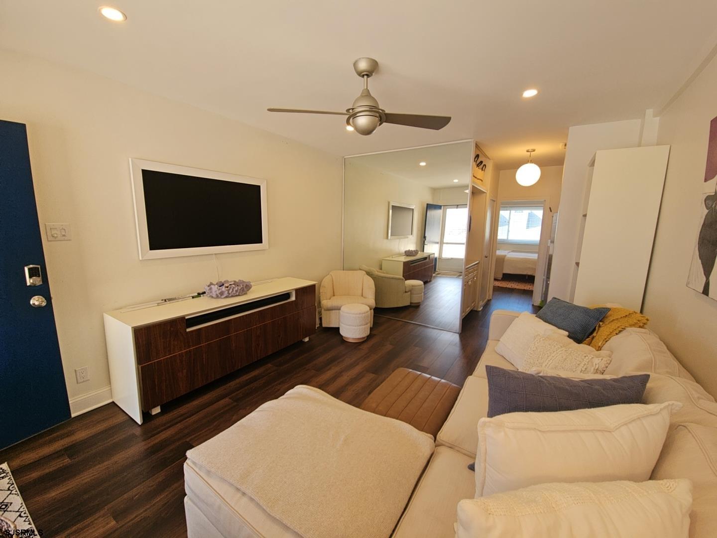 6100 Boardwalk