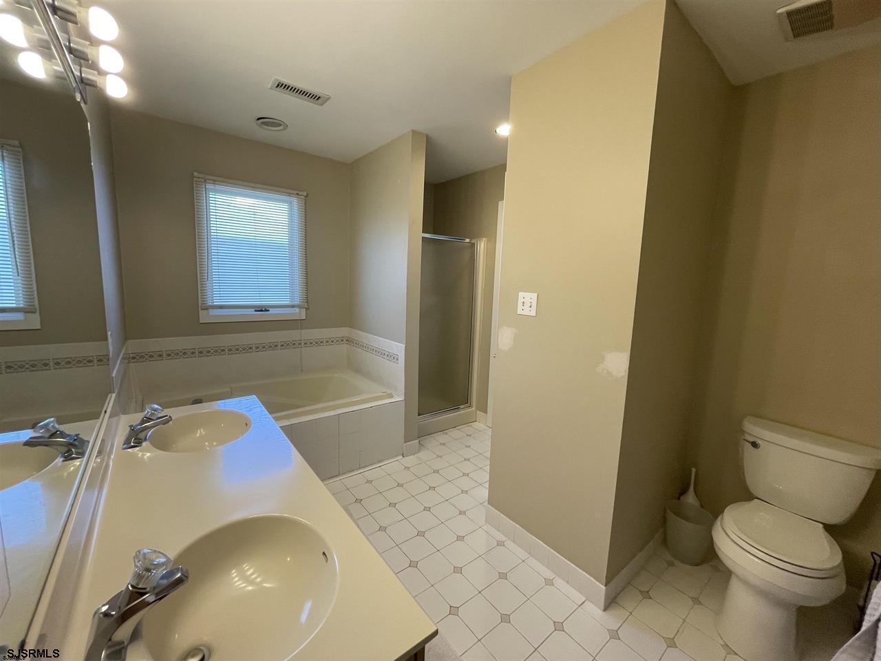 12 Seaside Ct