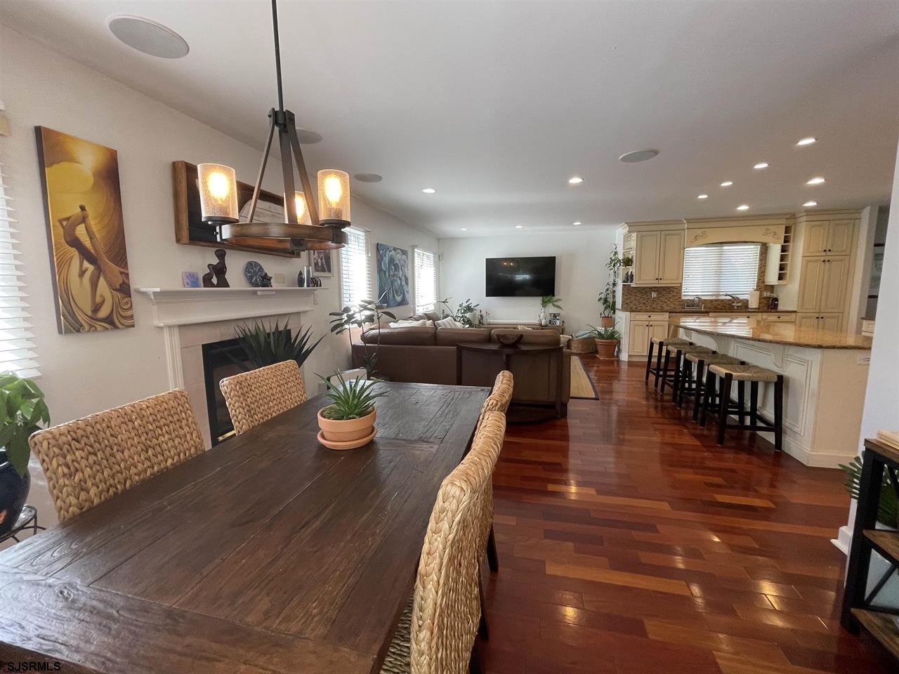 12 Seaside Ct