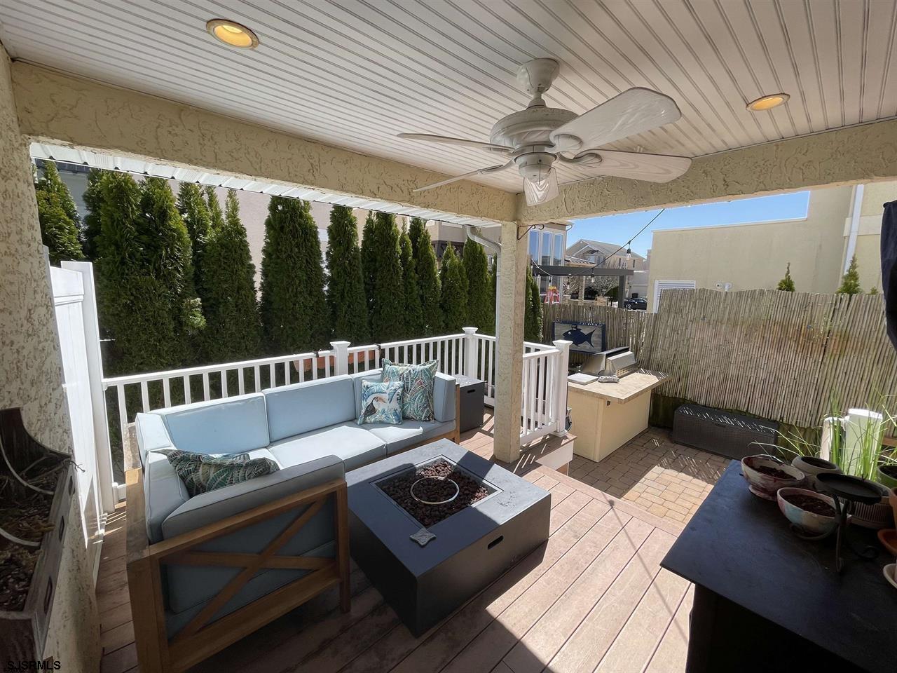12 Seaside Ct