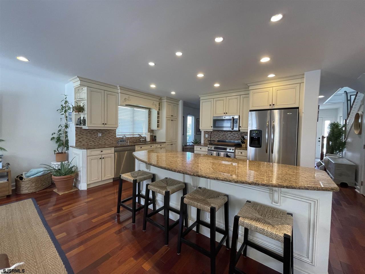 12 Seaside Ct