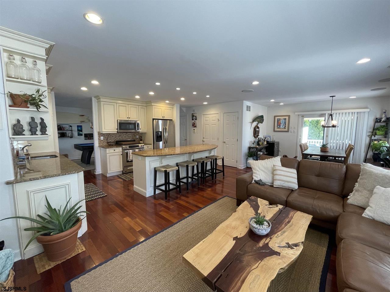 12 Seaside Ct