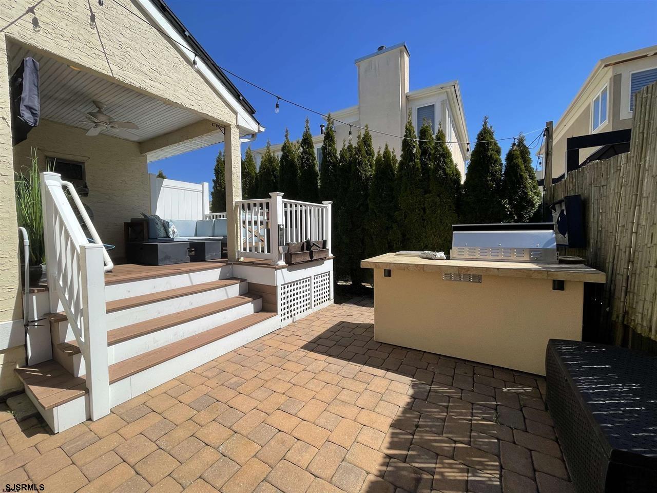 12 Seaside Ct