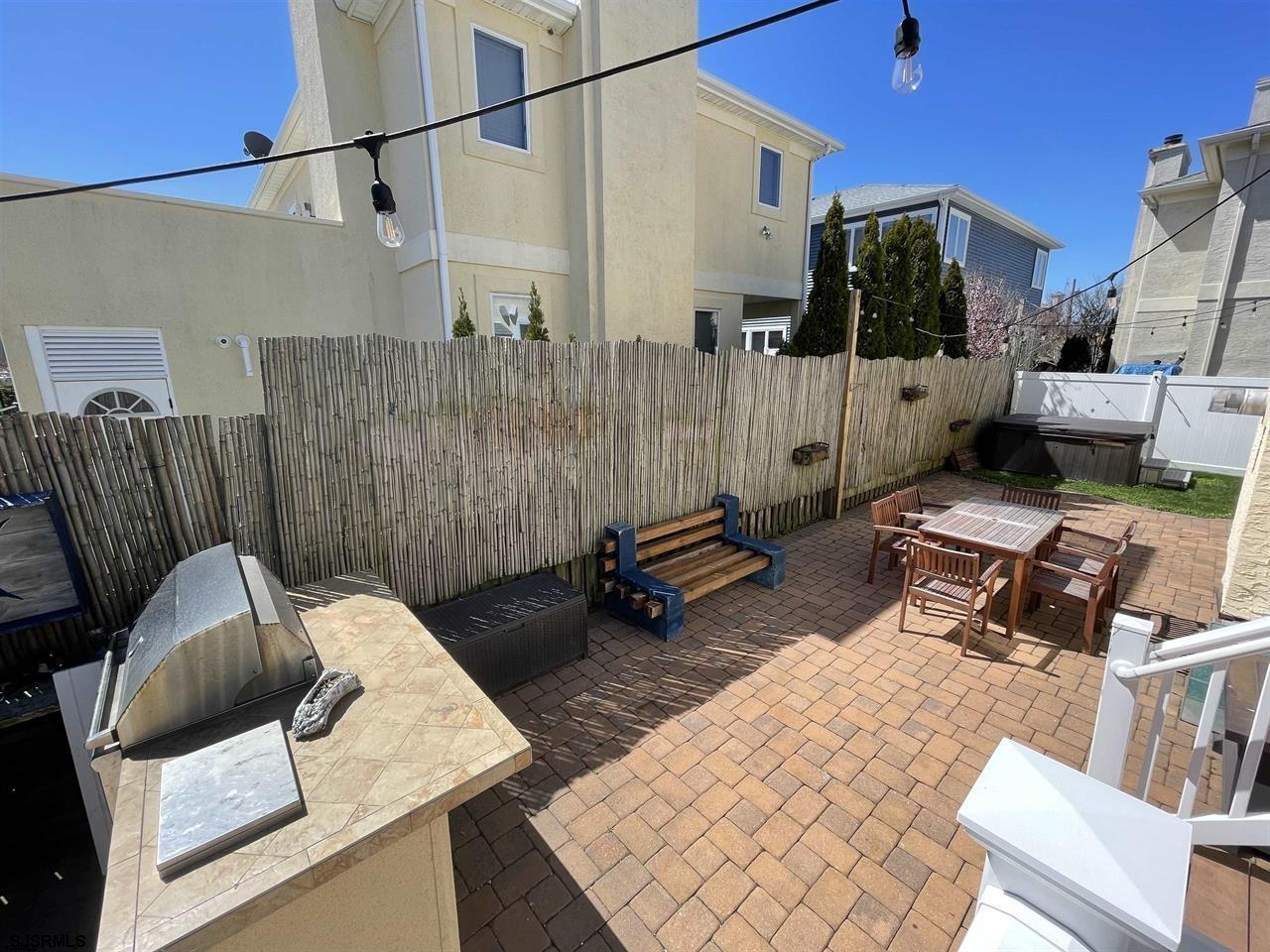 12 Seaside Ct