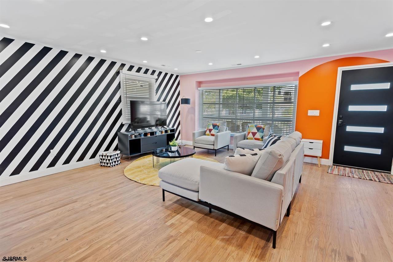 1134 Monroe Ave