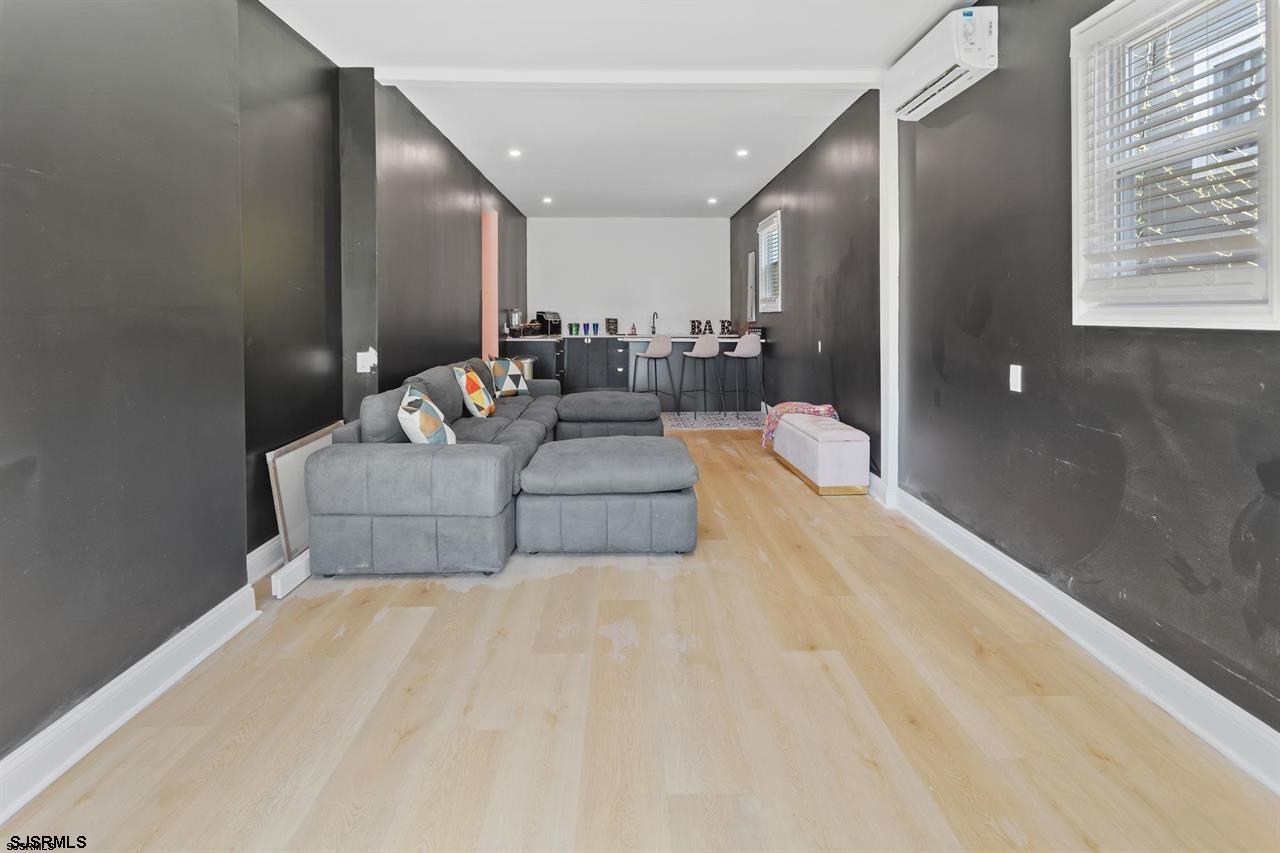 1134 Monroe Ave