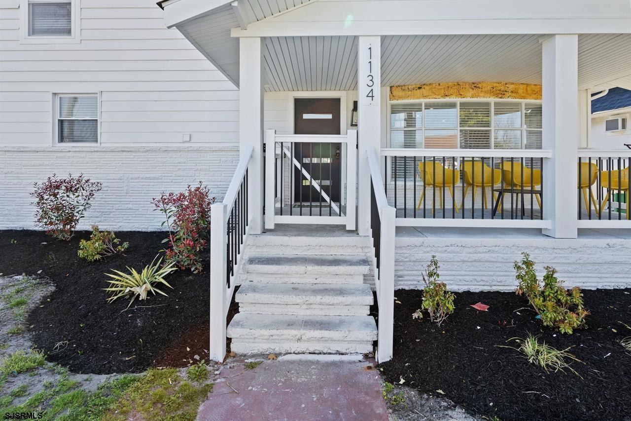1134 Monroe Ave