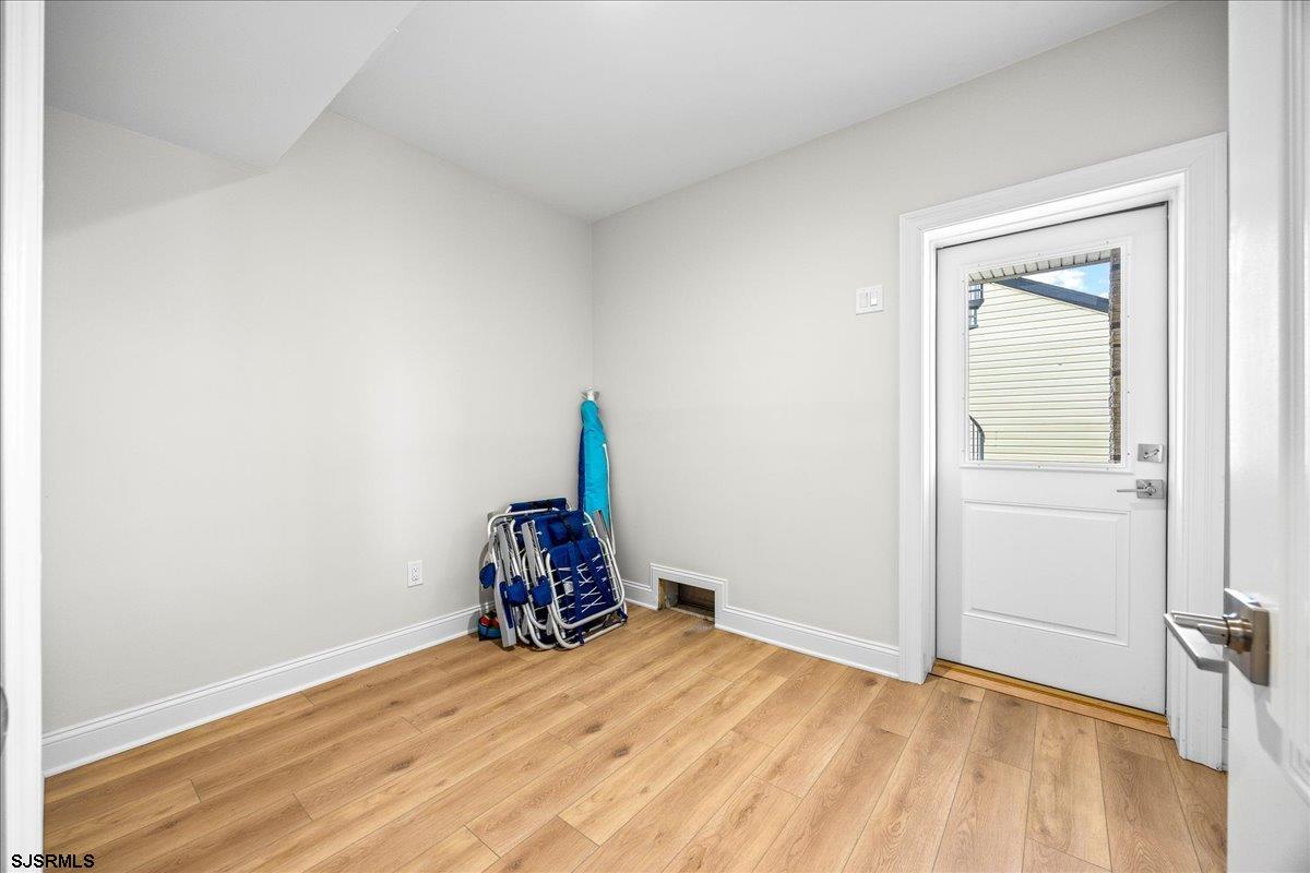208 N Surrey Ave