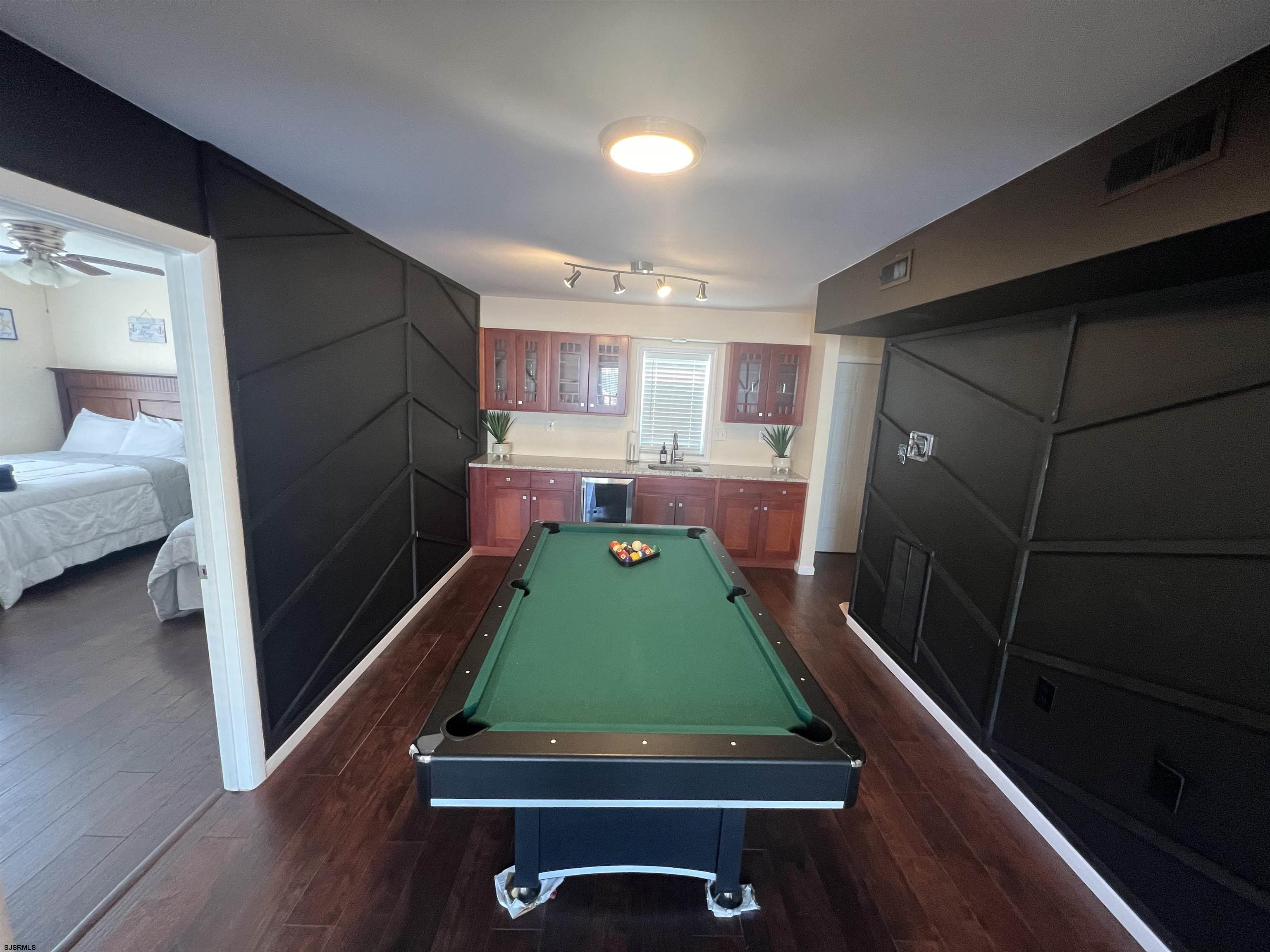 239 N Derby Ave