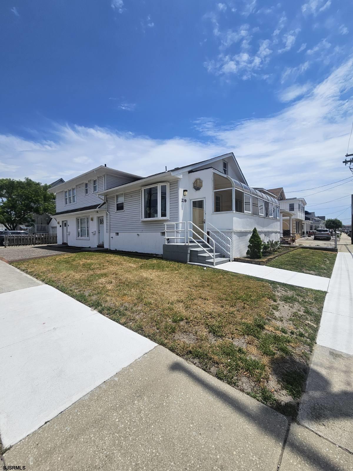 239 N Derby Ave