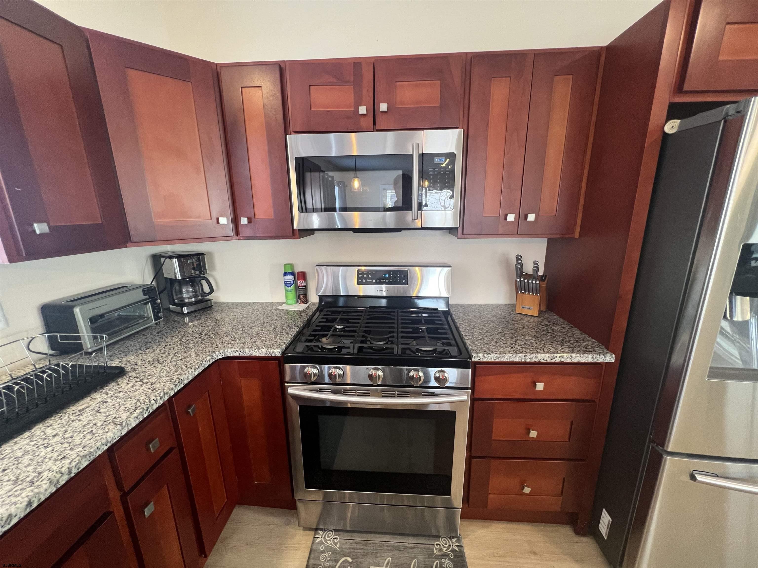239 N Derby Ave