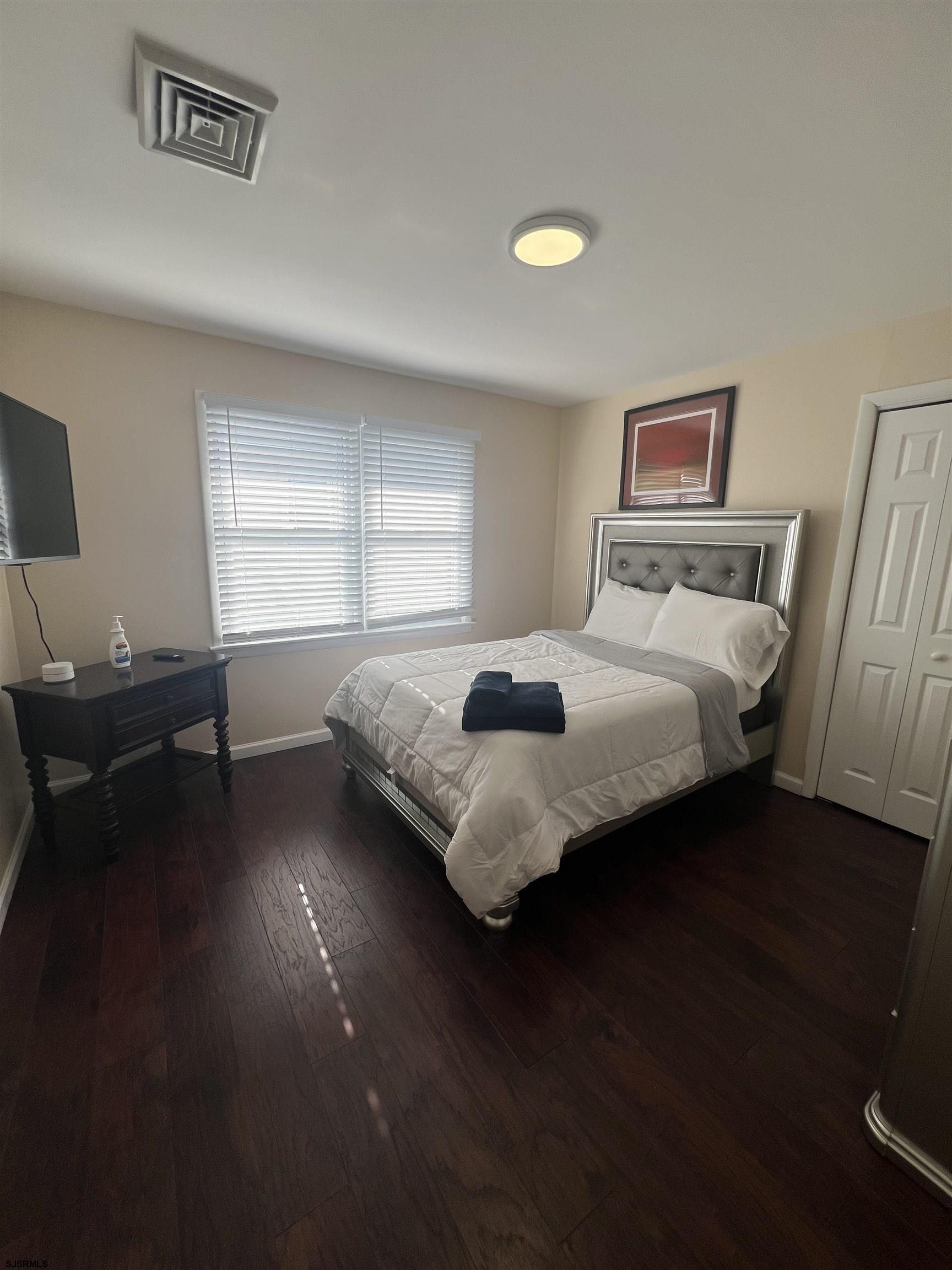 239 N Derby Ave