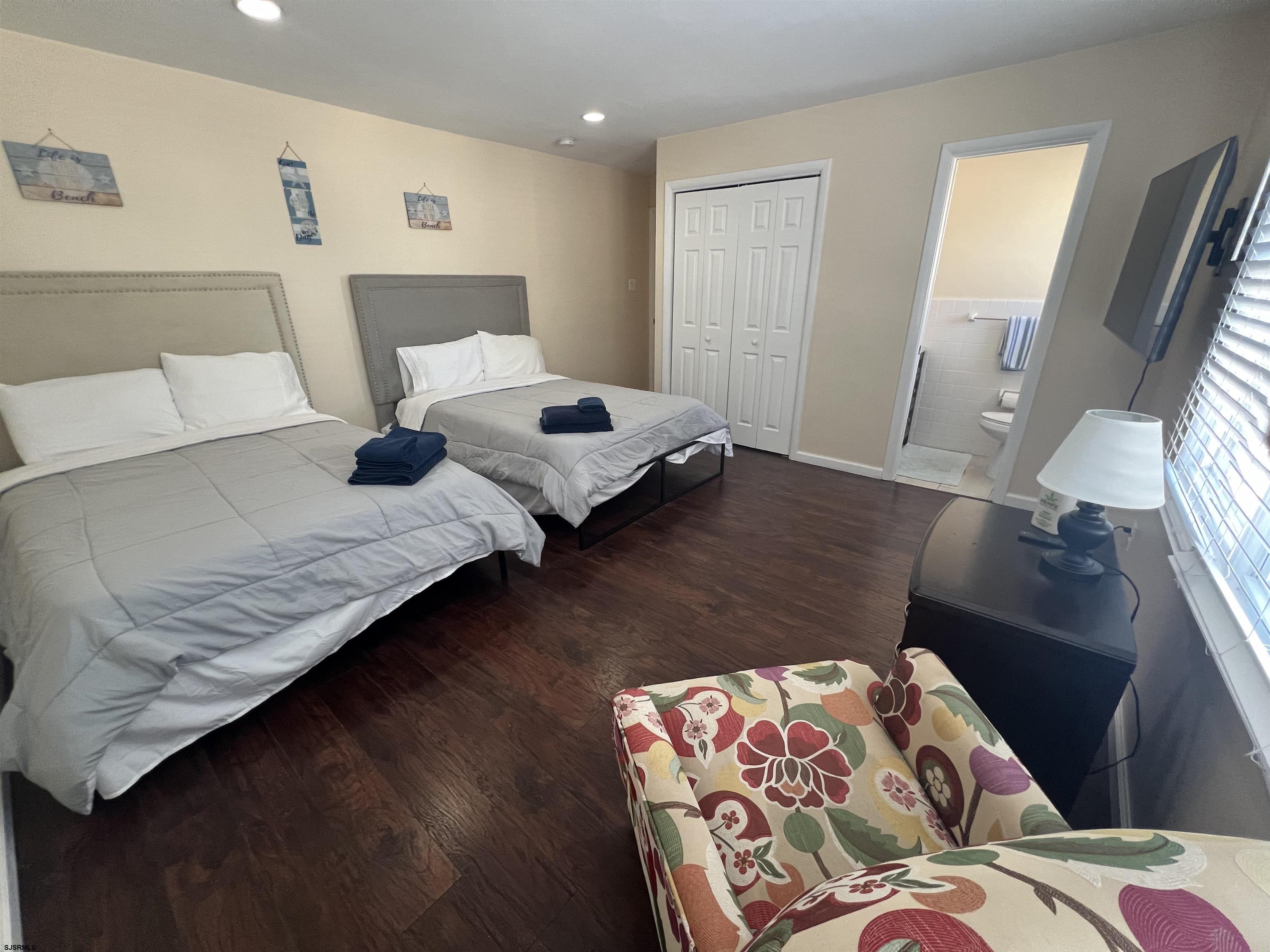 239 N Derby Ave