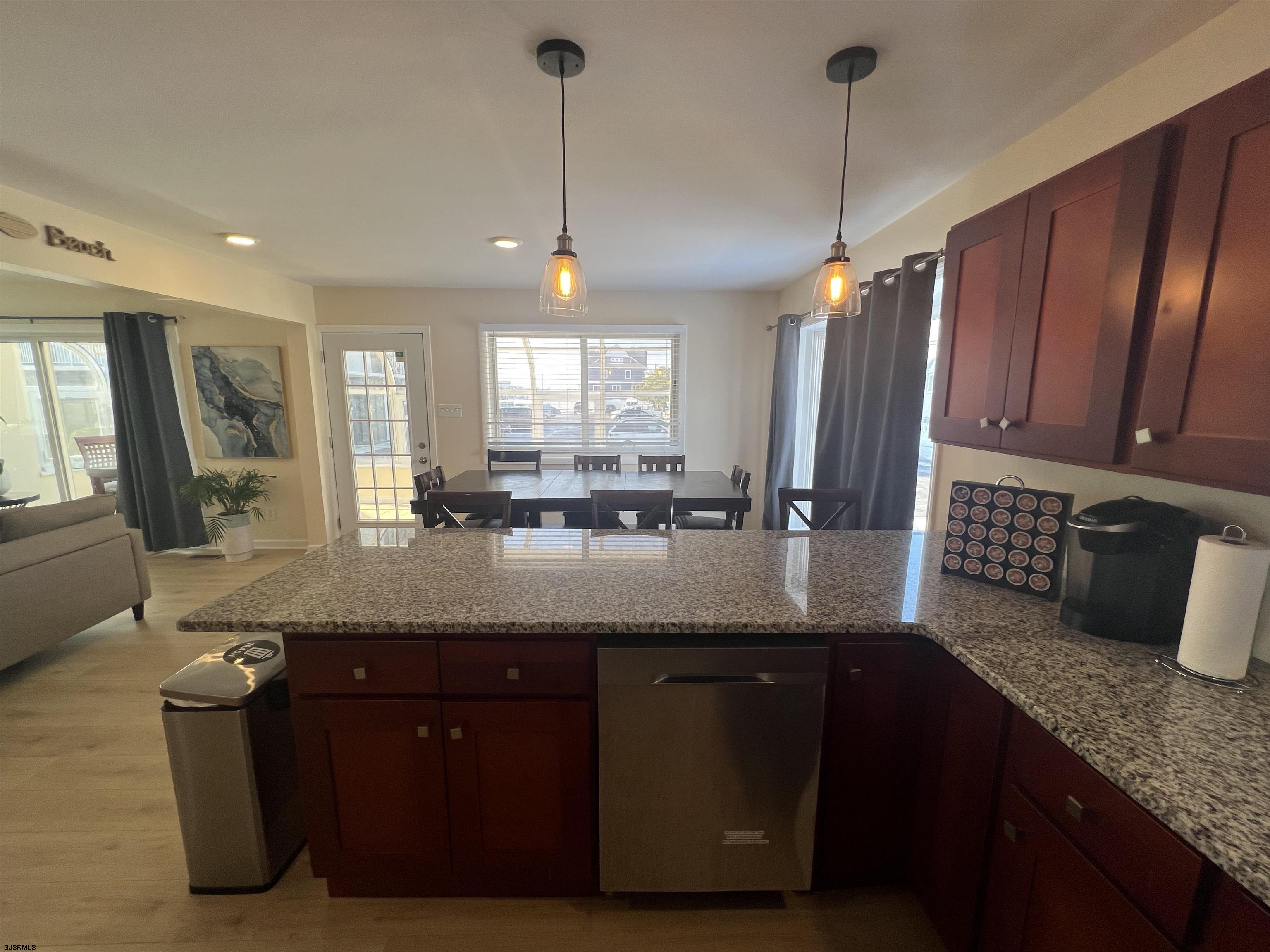 239 N Derby Ave