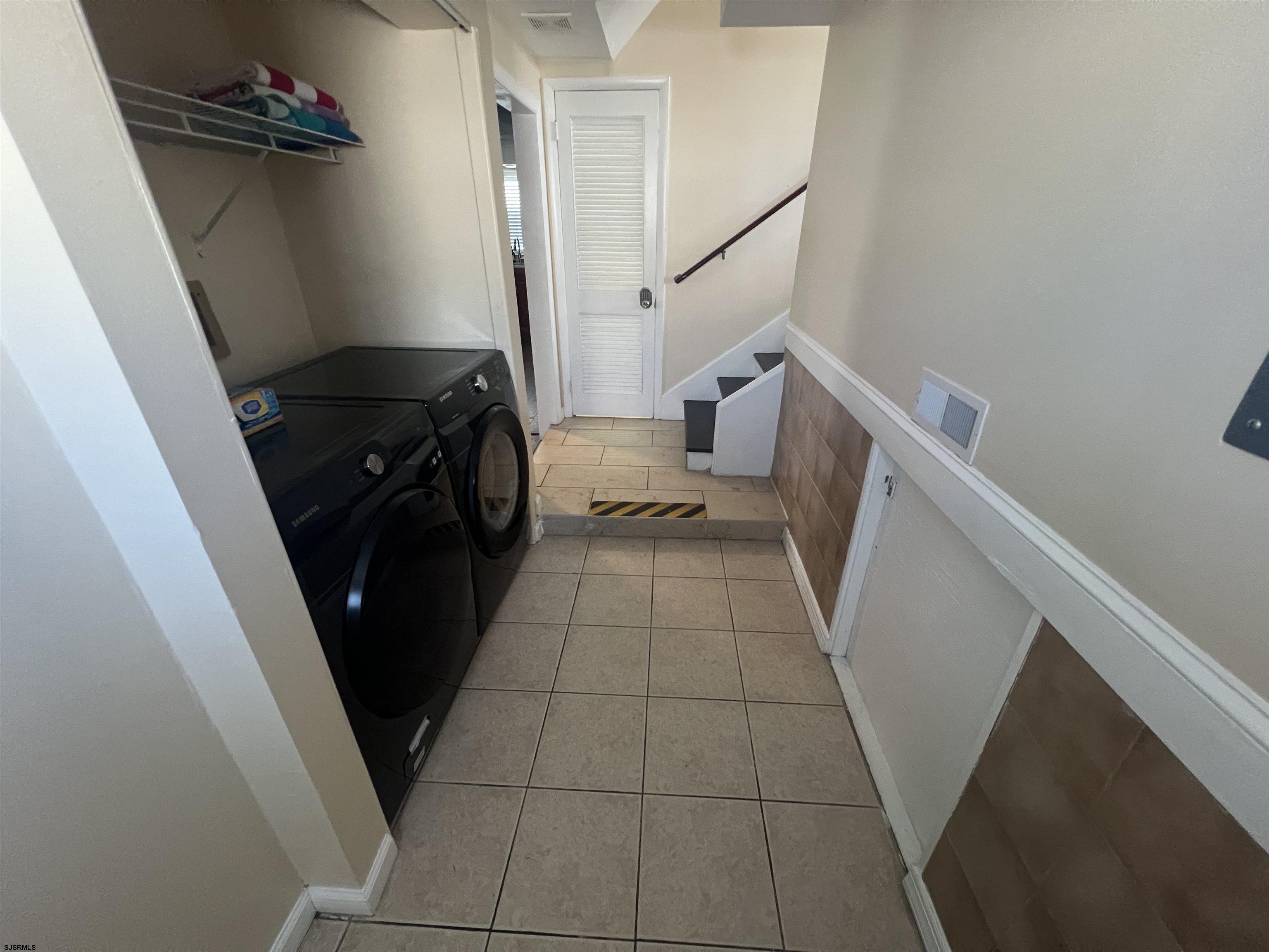 239 N Derby Ave