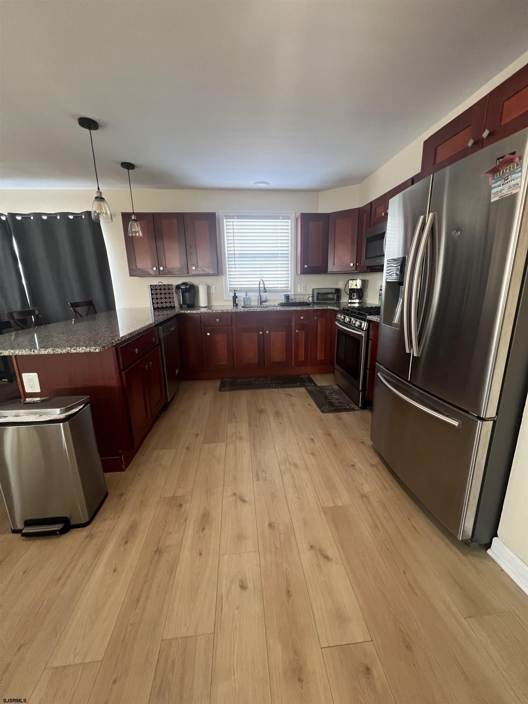 239 N Derby Ave