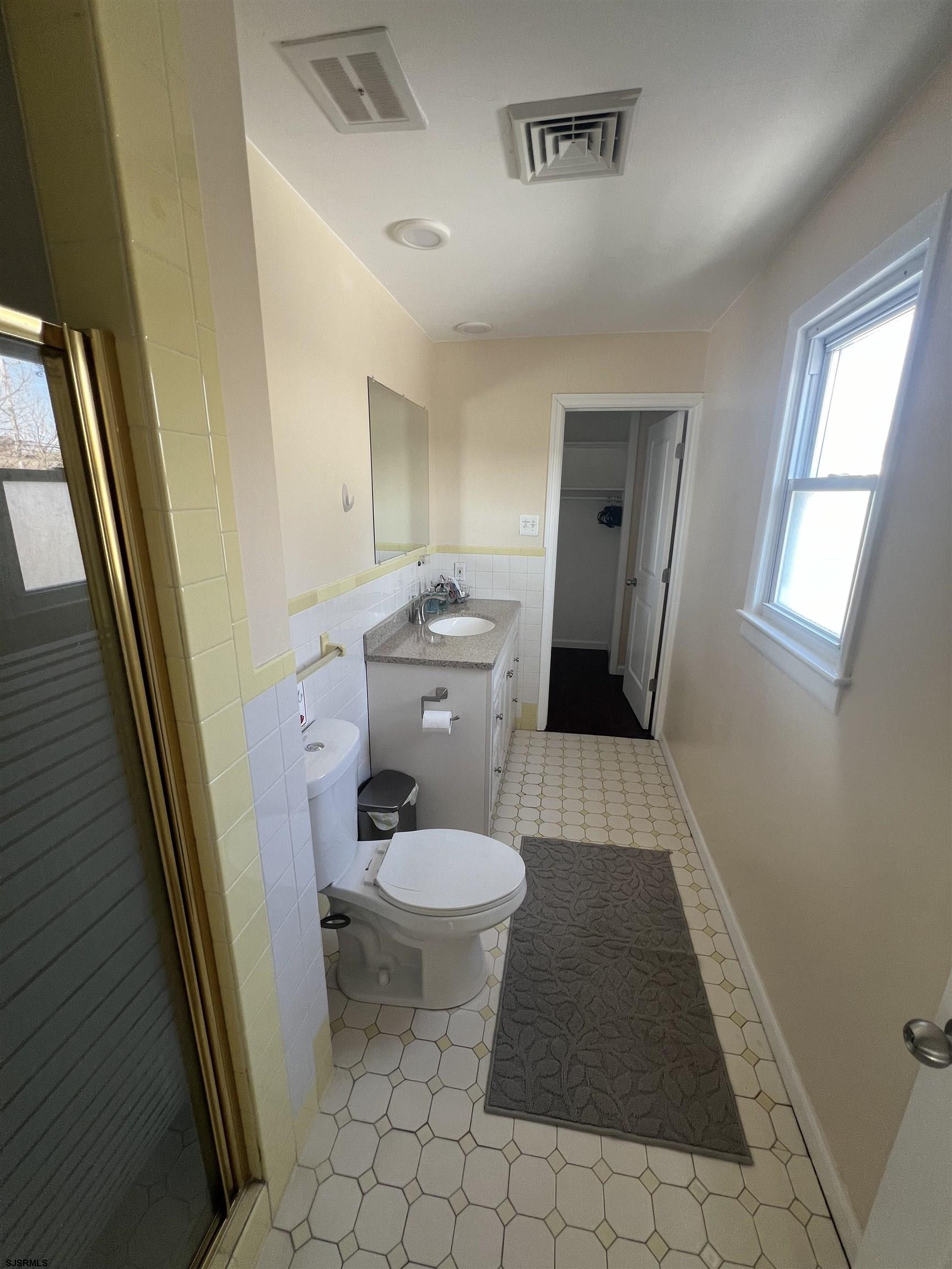 239 N Derby Ave