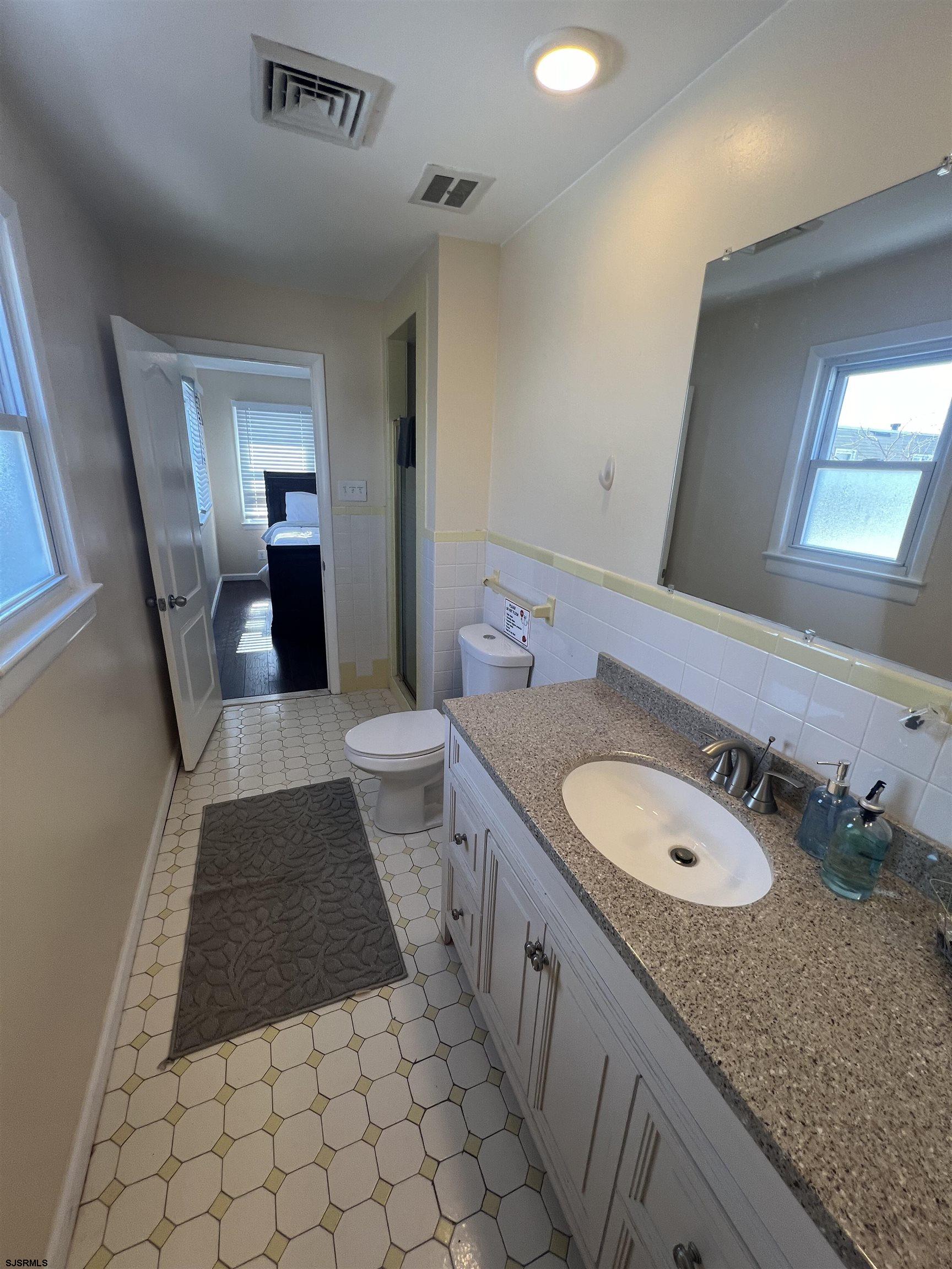 239 N Derby Ave