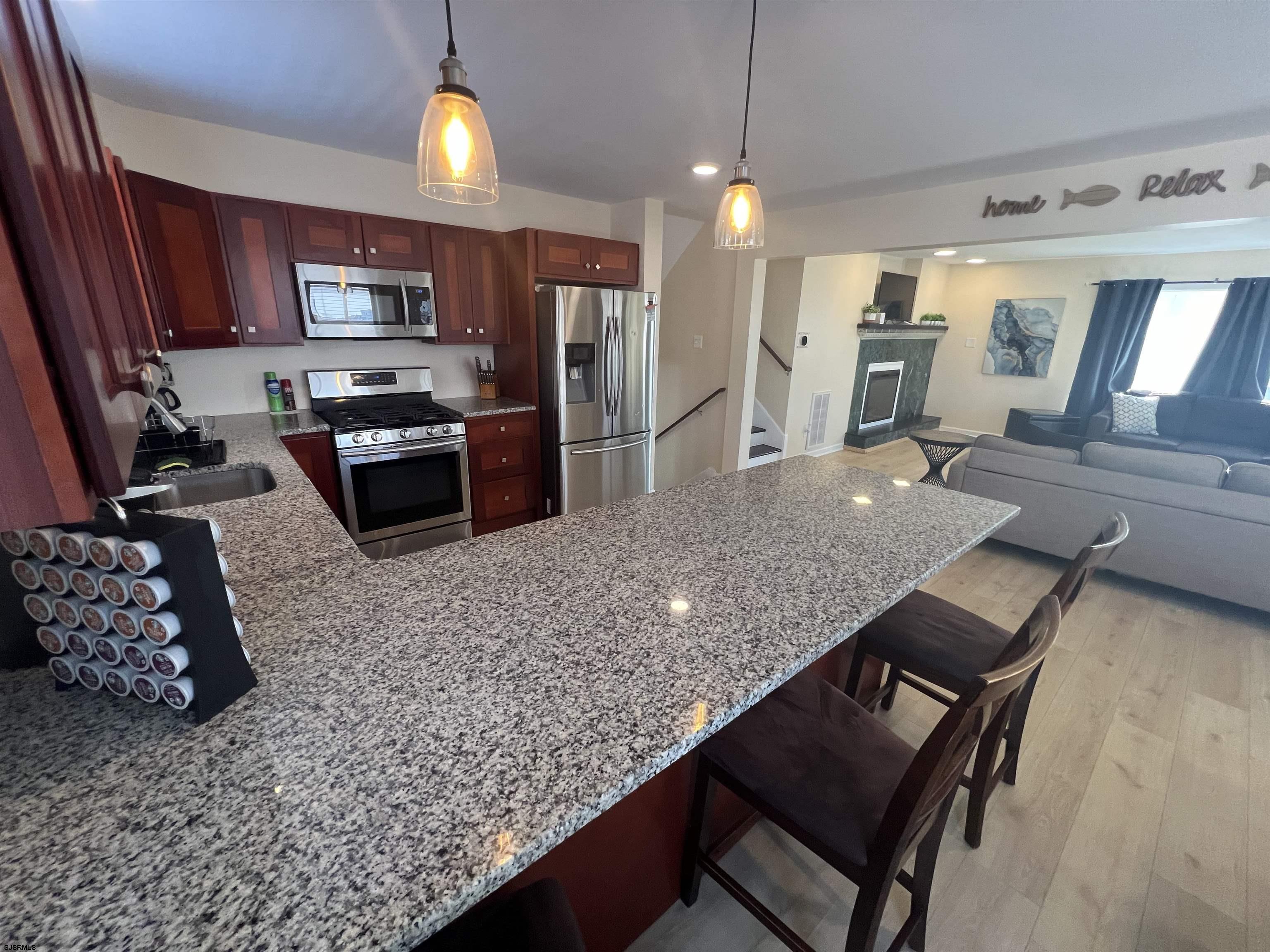 239 N Derby Ave