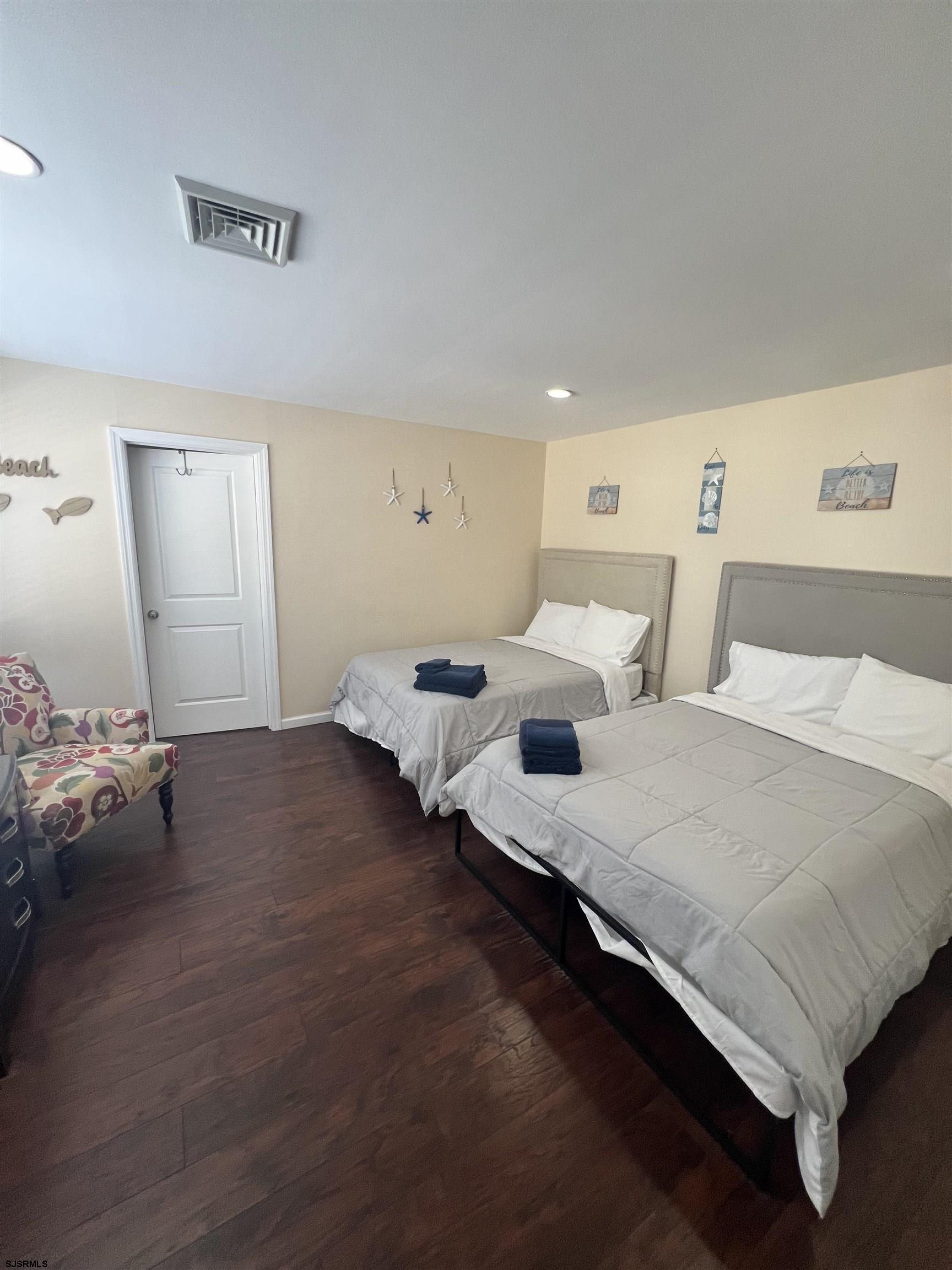 239 N Derby Ave