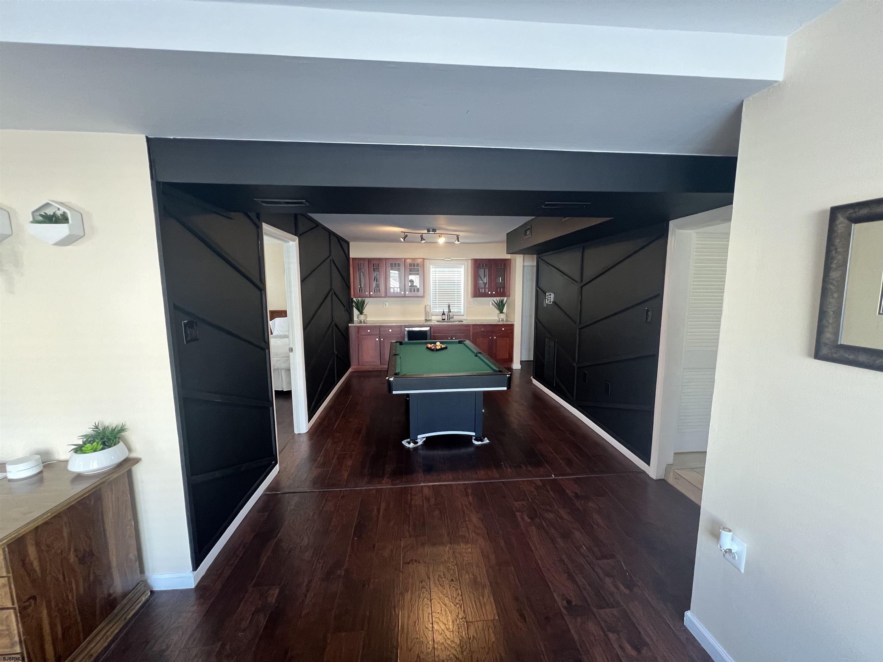 239 N Derby Ave