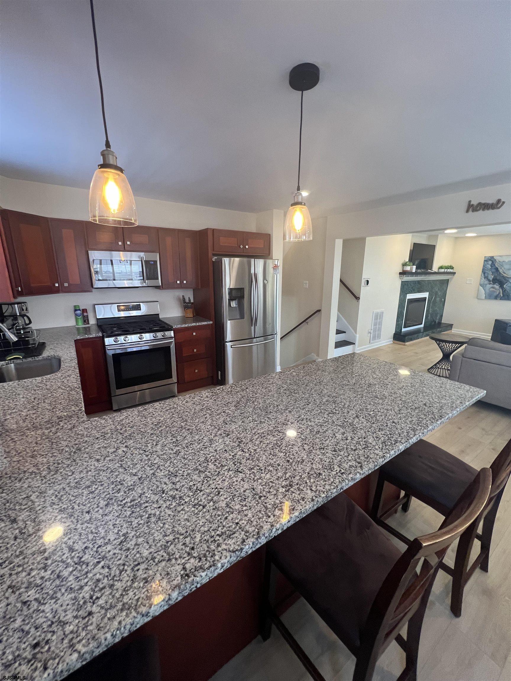 239 N Derby Ave