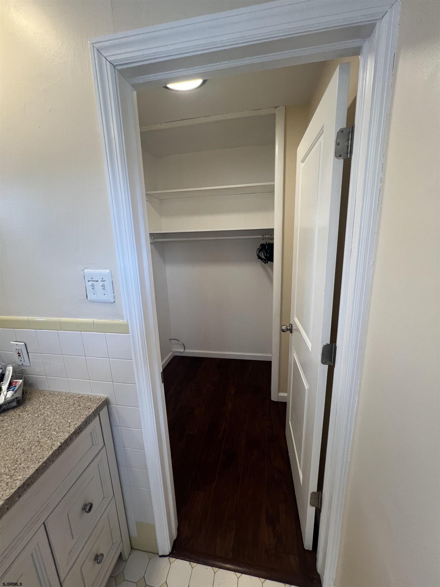 239 N Derby Ave