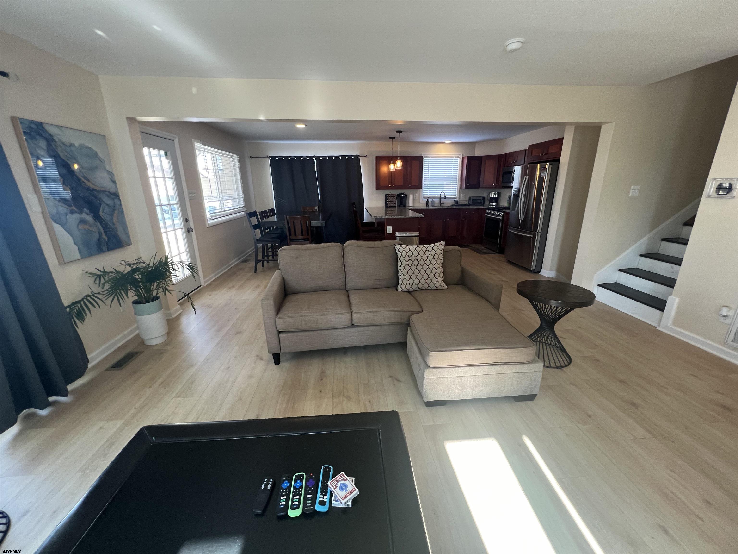 239 N Derby Ave