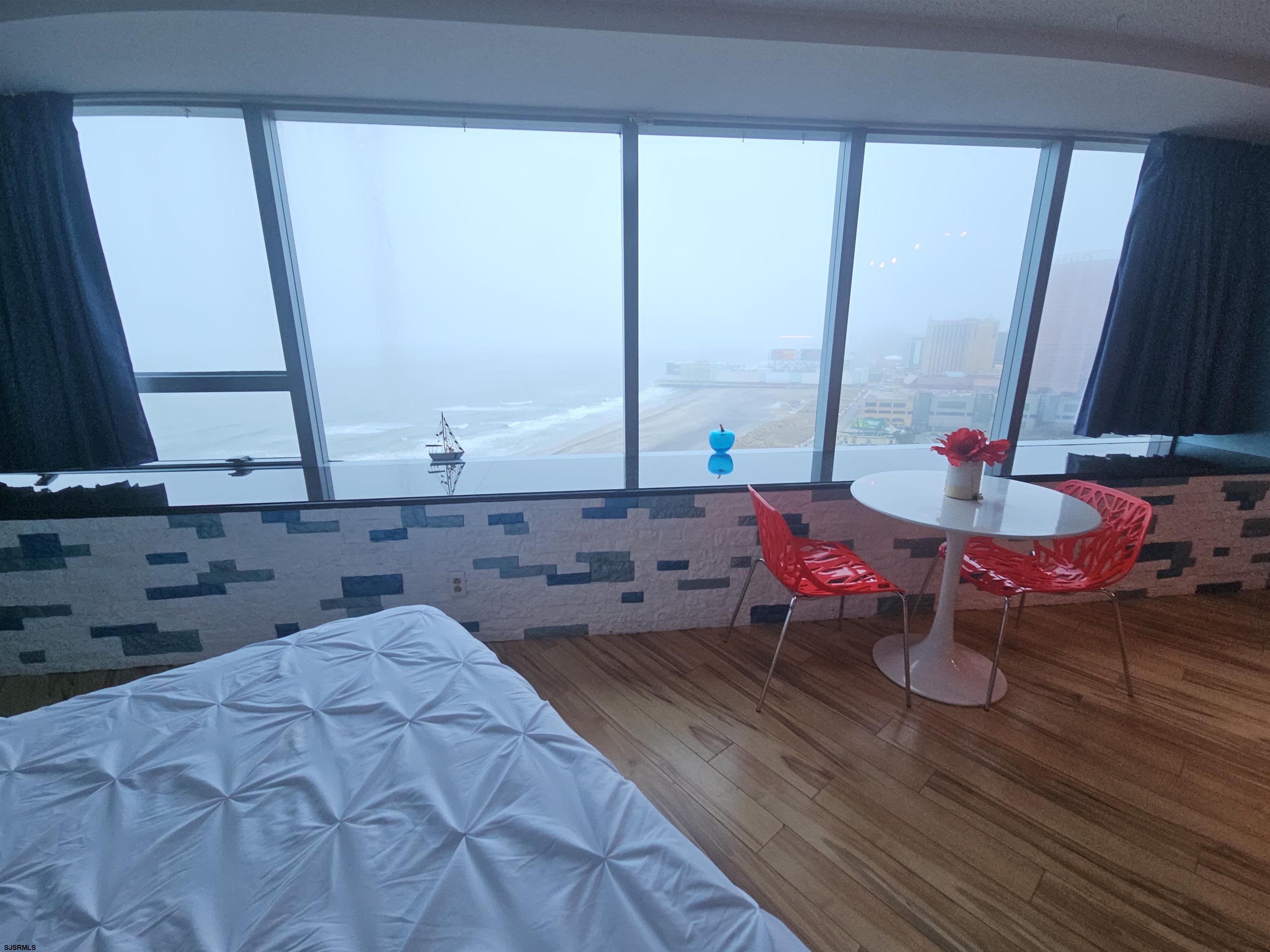 1515 Boardwalk Unit: 2407