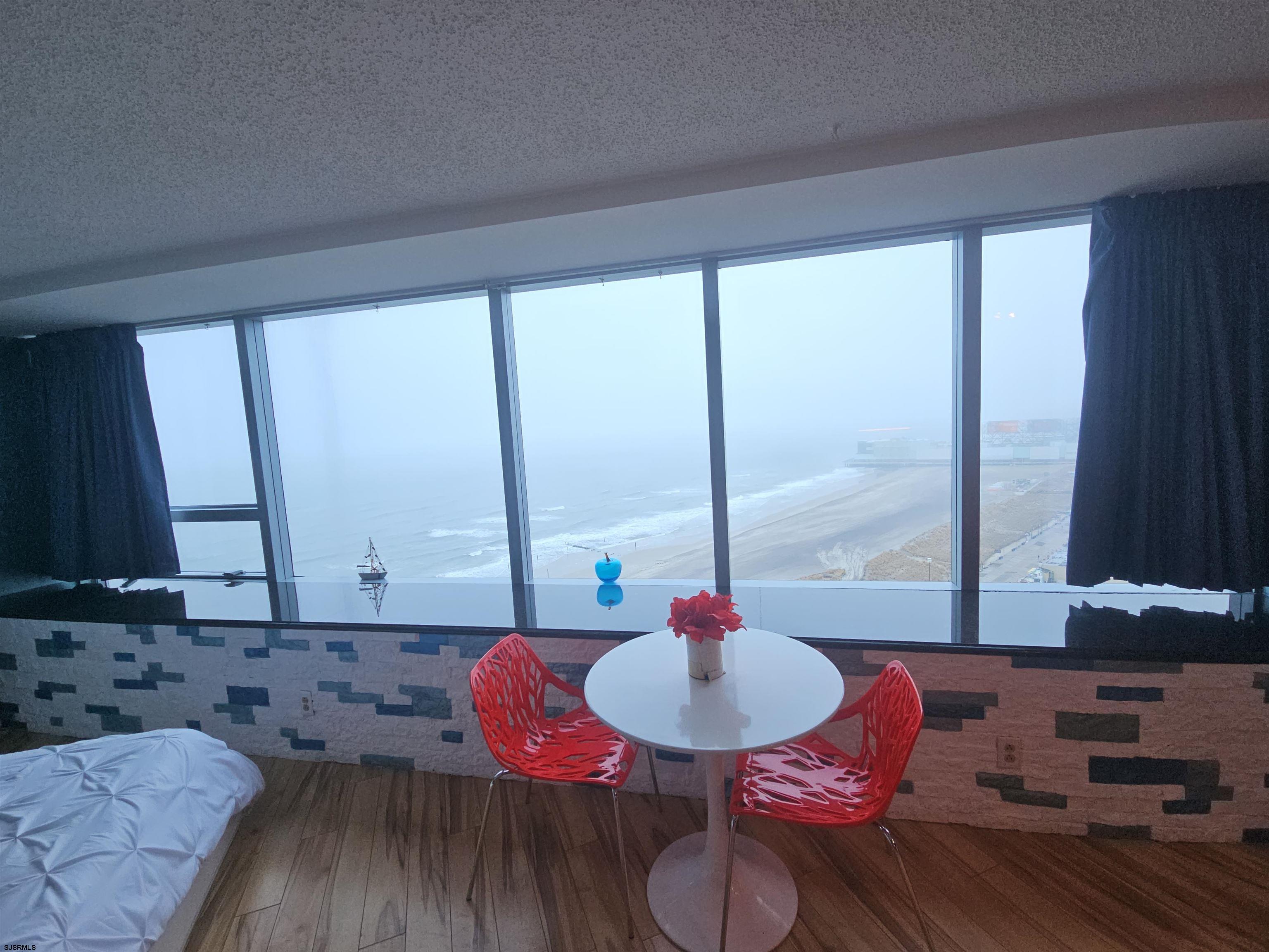 1515 Boardwalk Unit: 2407