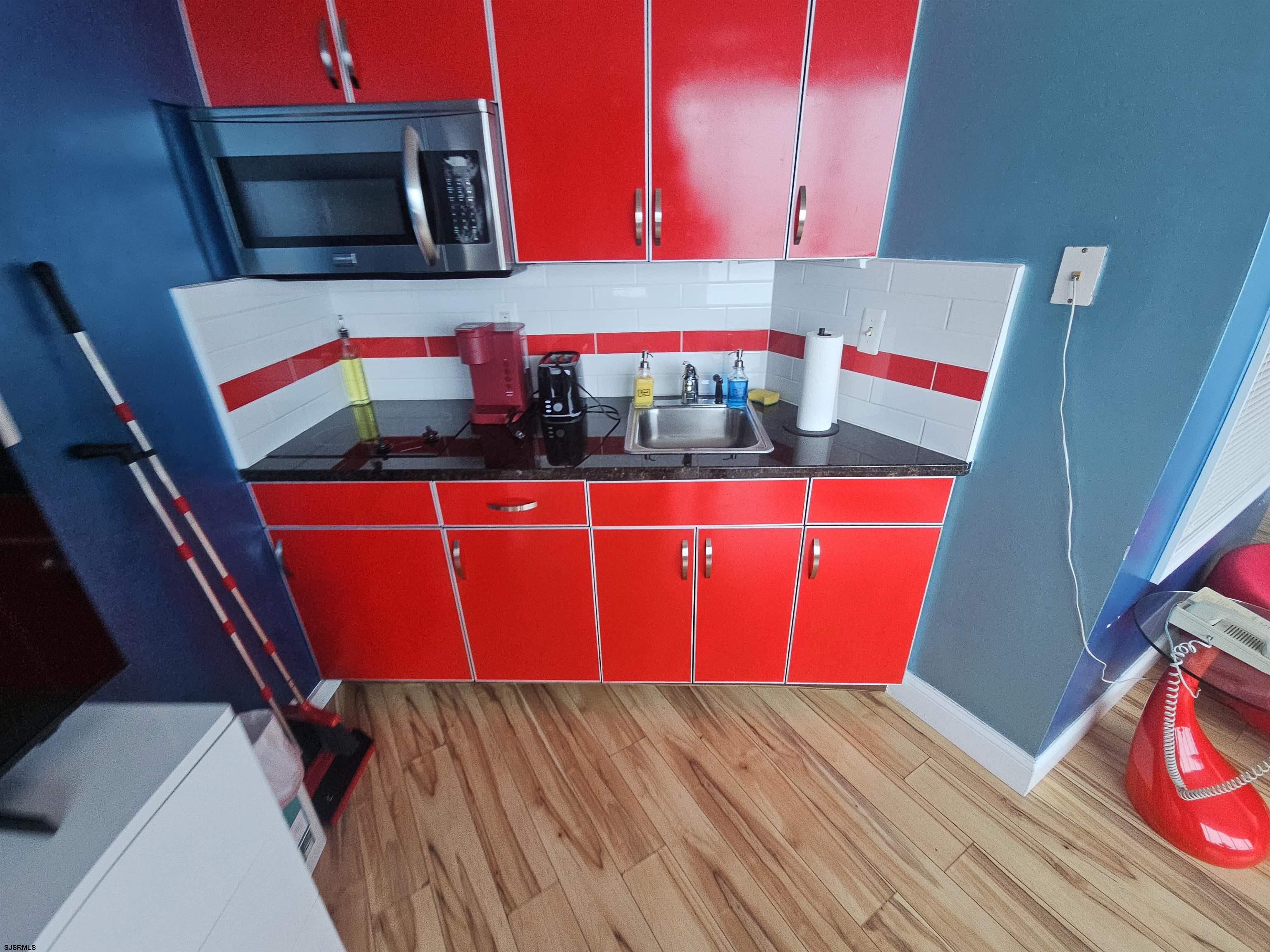 1515 Boardwalk Unit: 2407