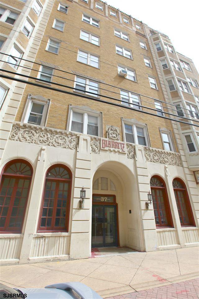 37 S Iowa Ave Unit: 1J