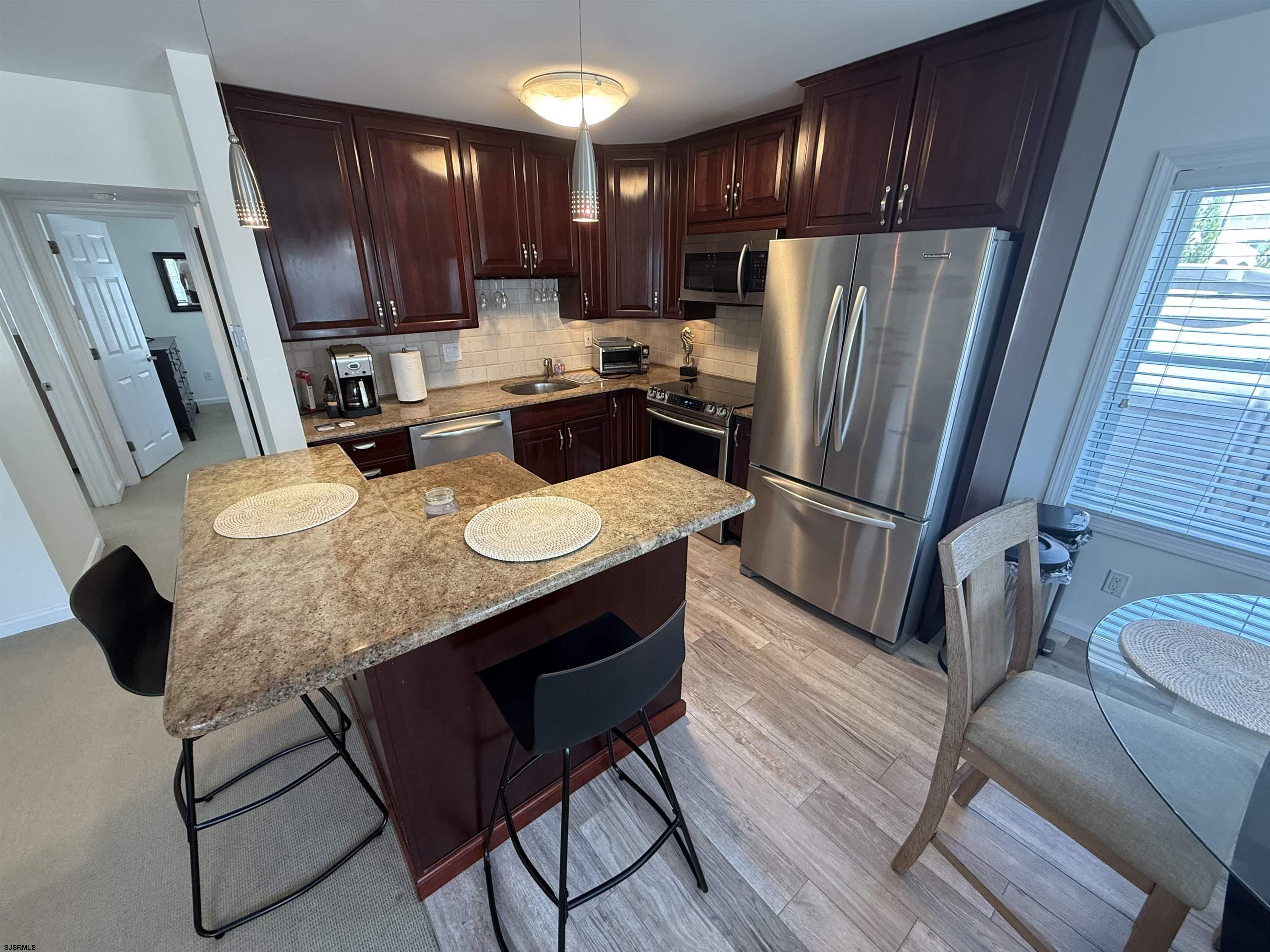 211 N Coolidge Ave Unit: 4