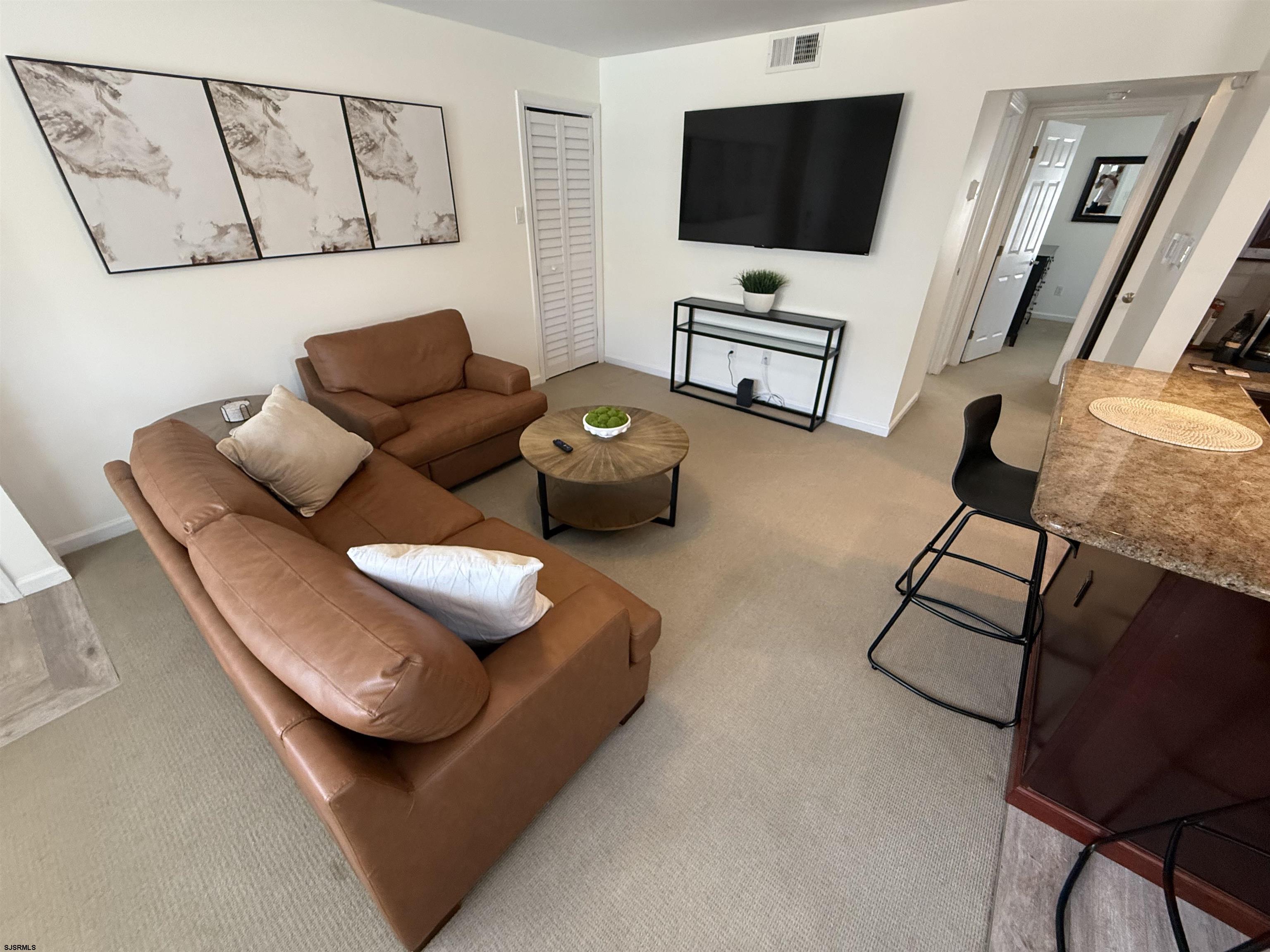 211 N Coolidge Ave Unit: 4