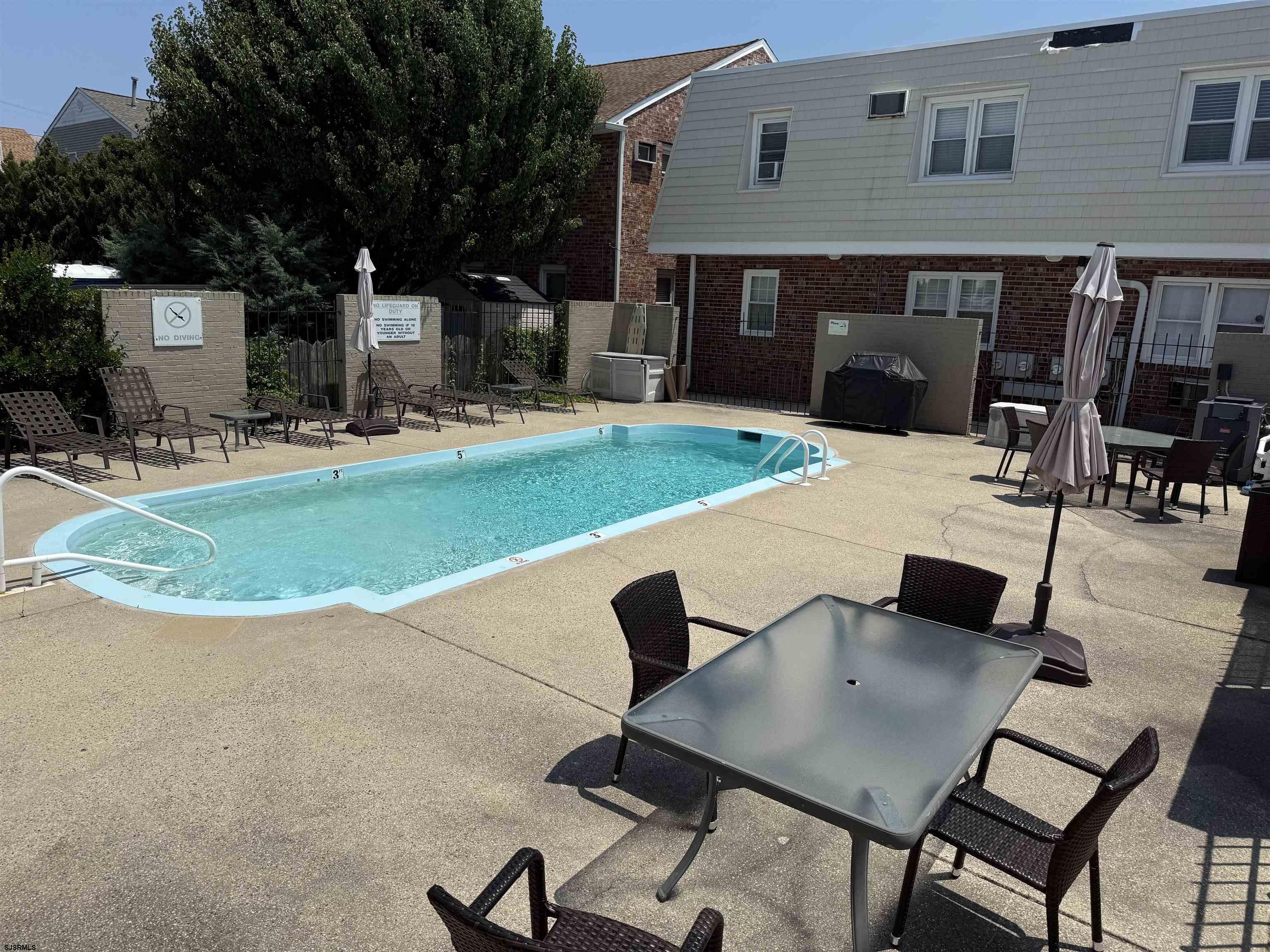 211 N Coolidge Ave Unit: 4