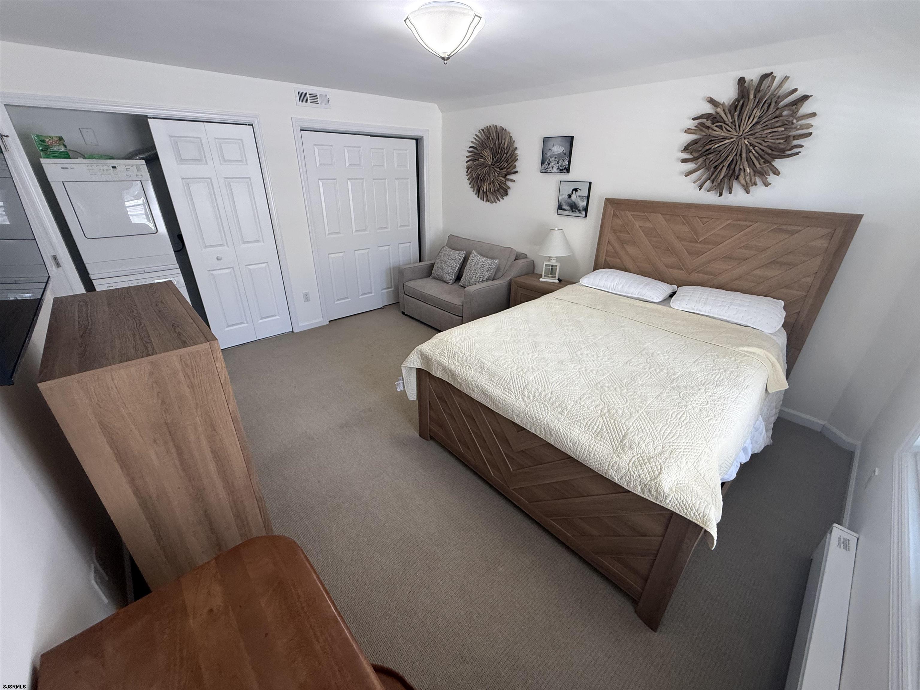 211 N Coolidge Ave Unit: 4