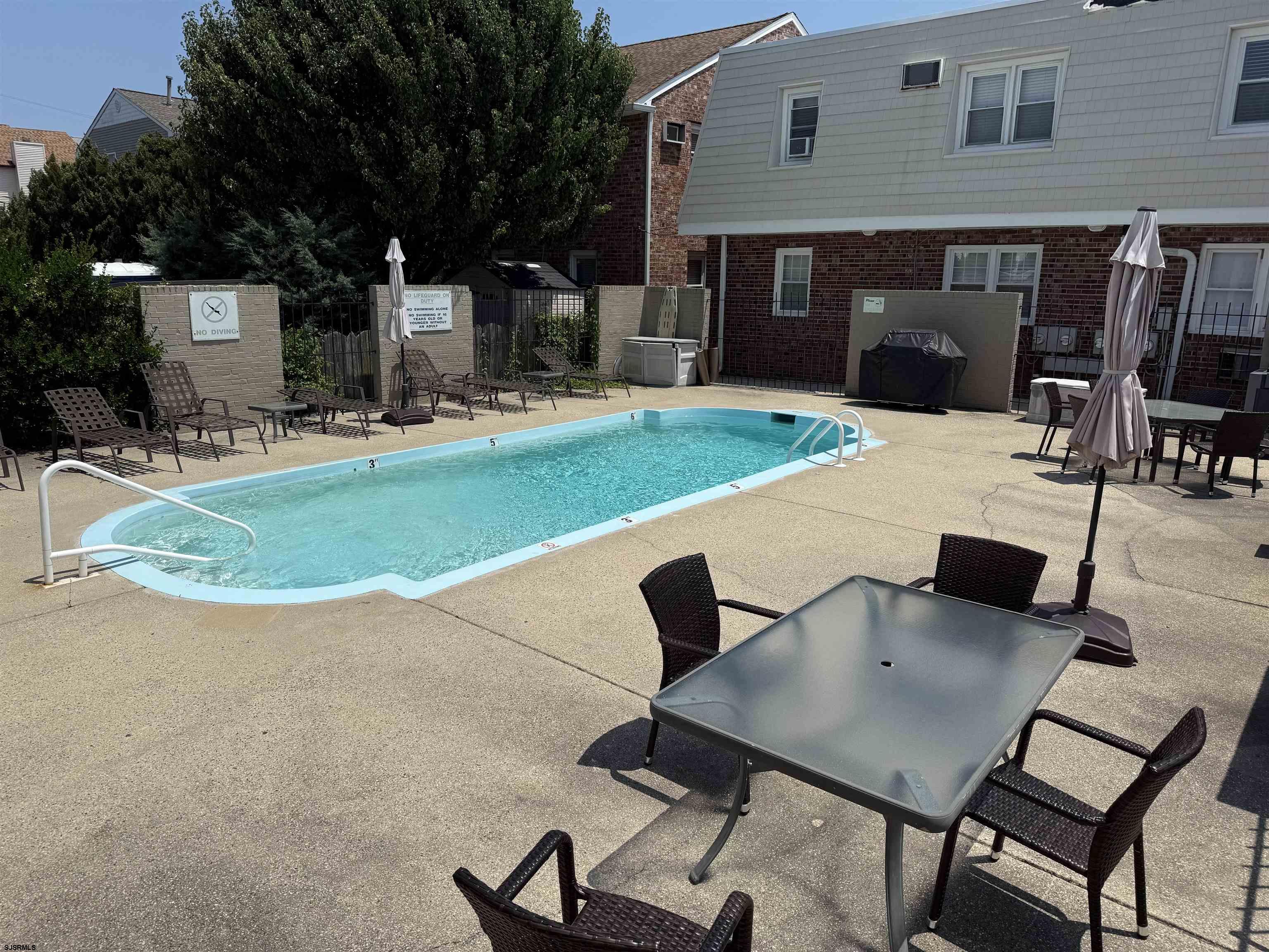 211 N Coolidge Ave Unit: 4