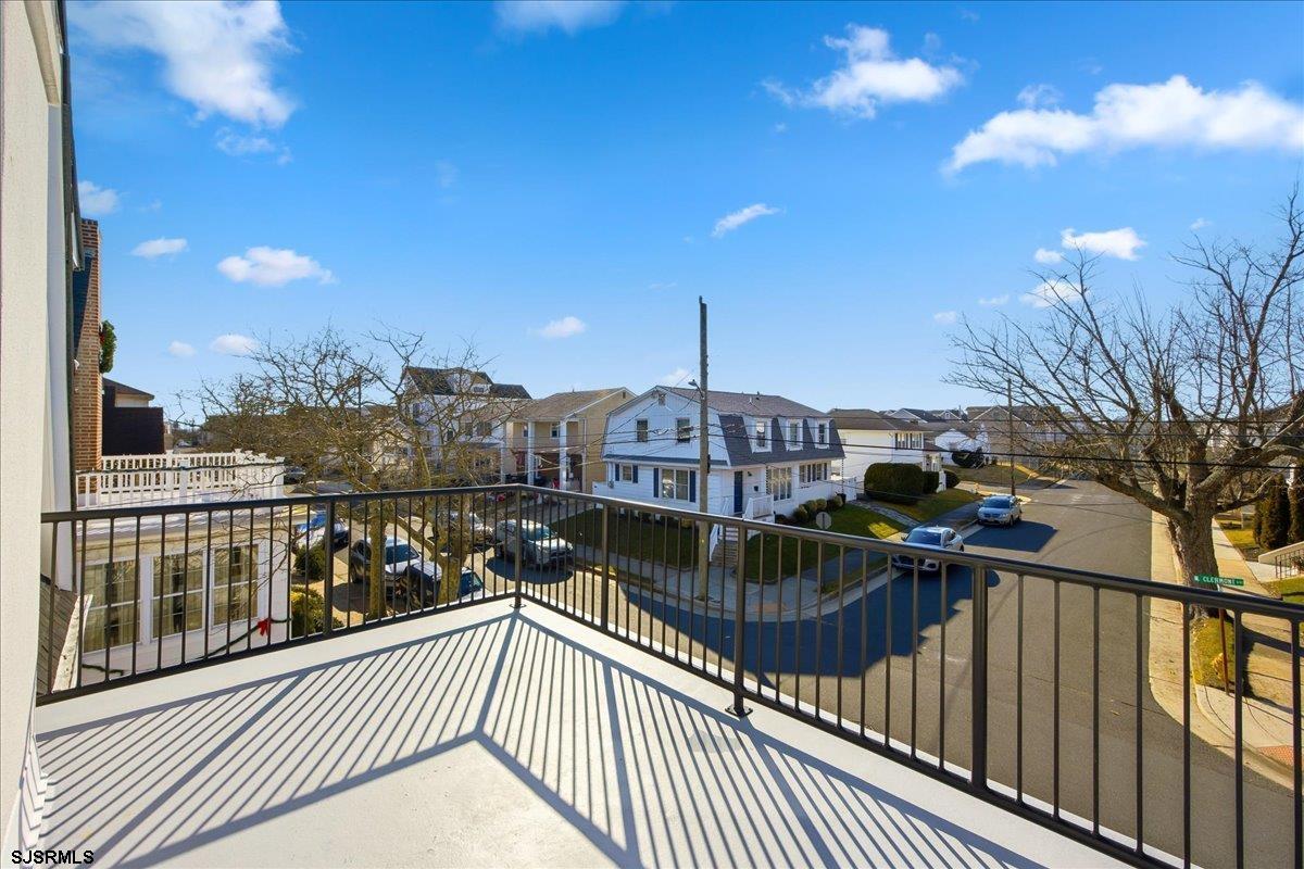 119 N Clermont Ave
