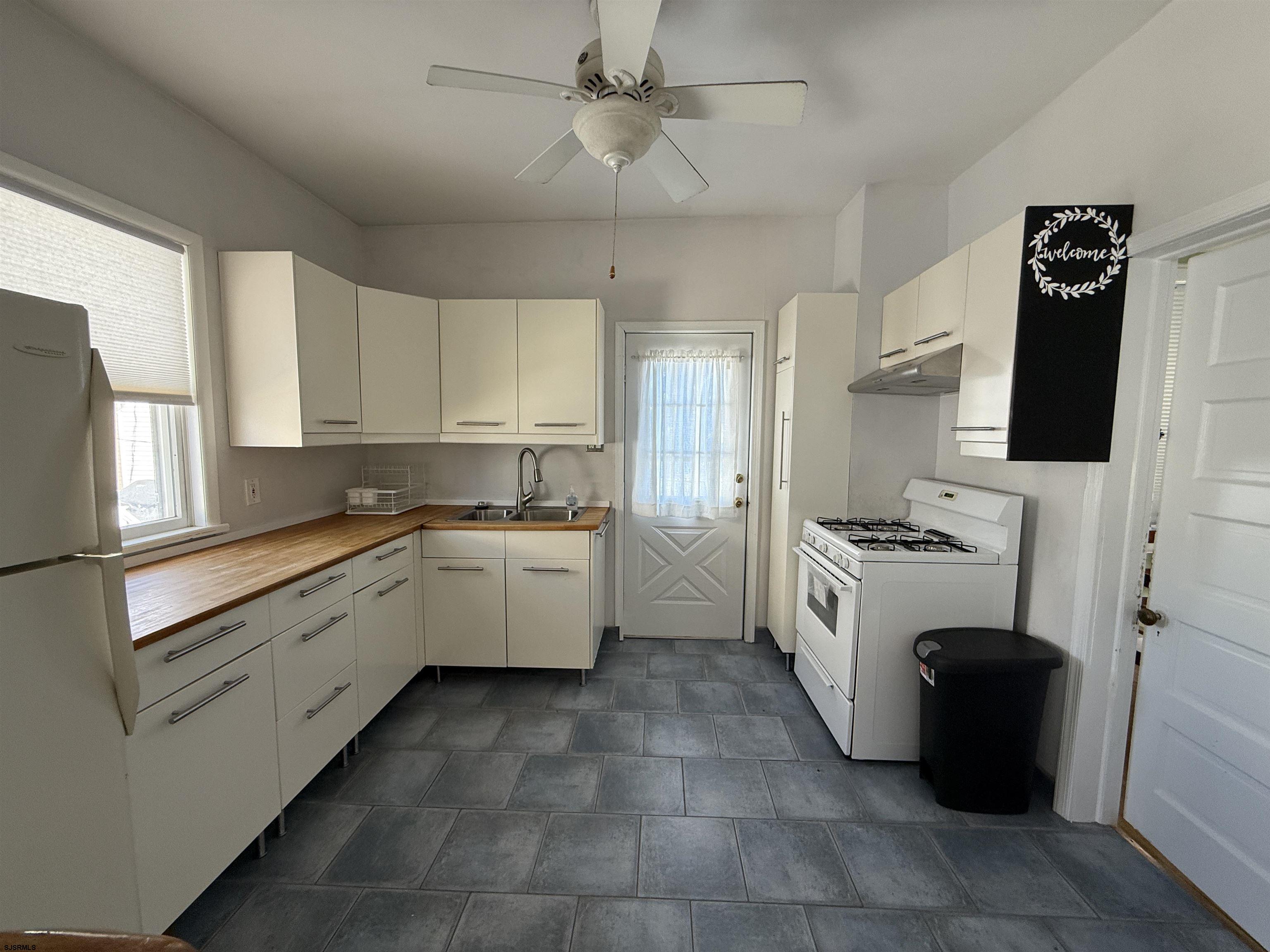 3 N Wissahickon Ave