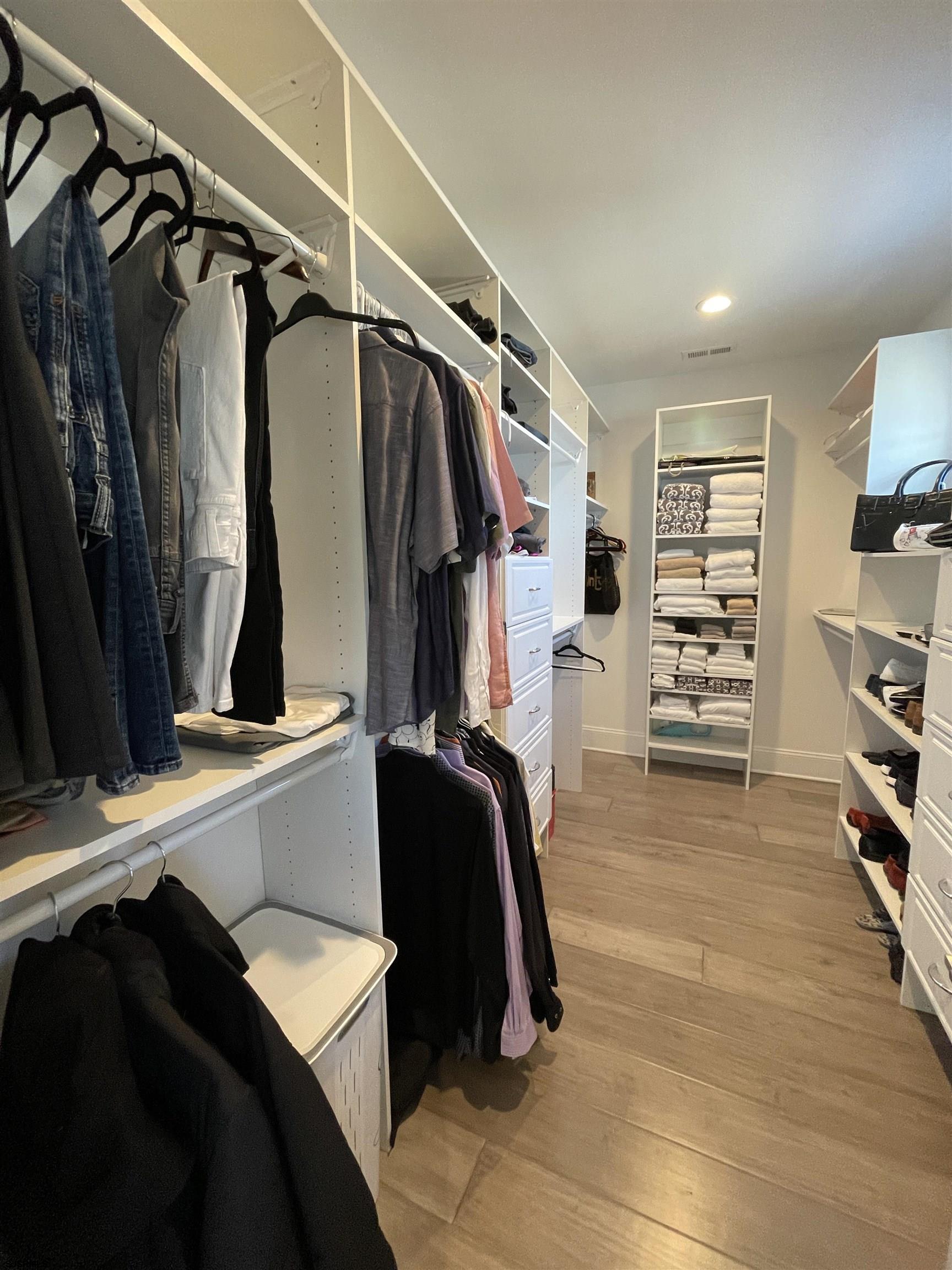 102 S Essex Ave