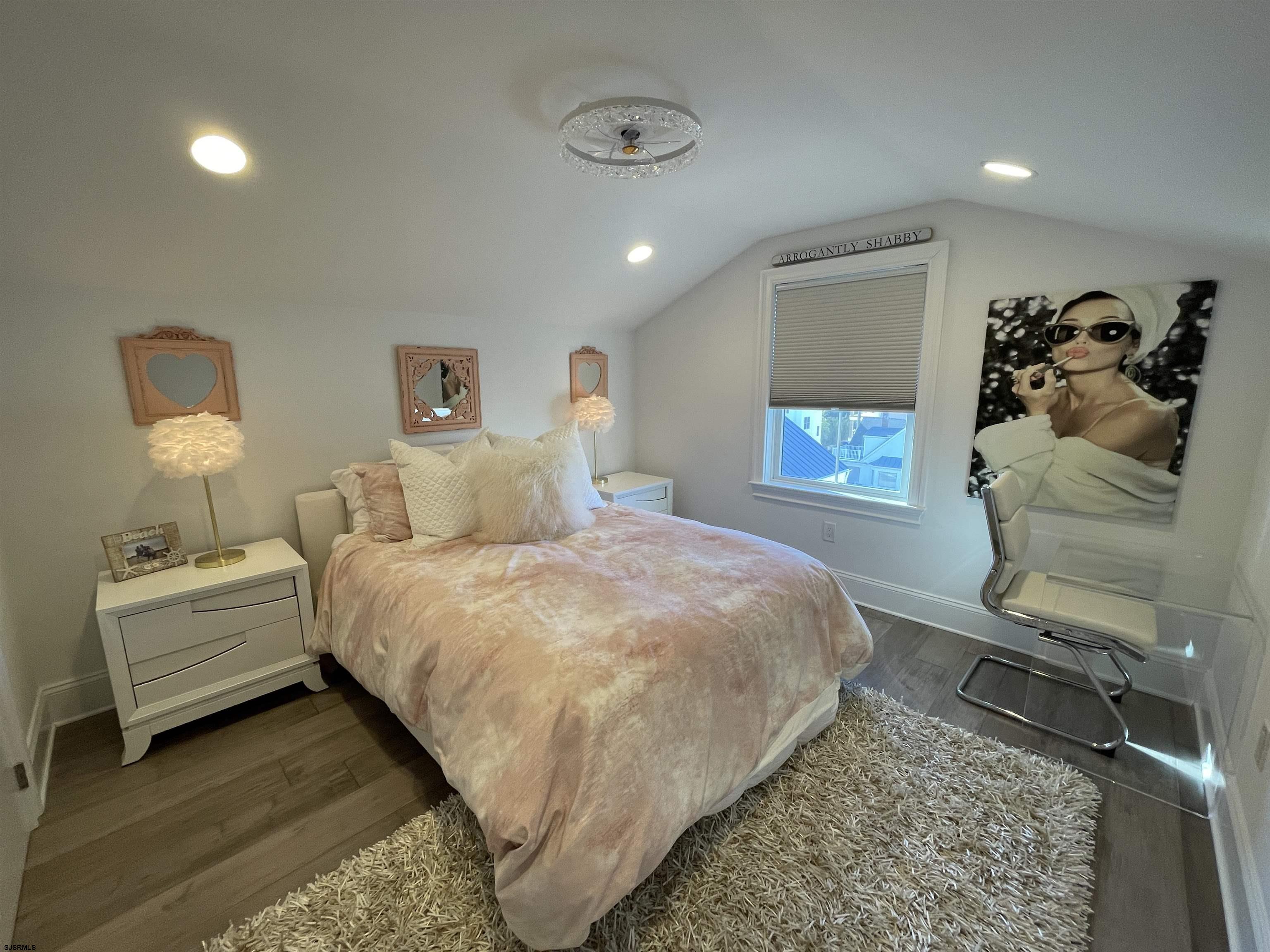 102 S Essex Ave
