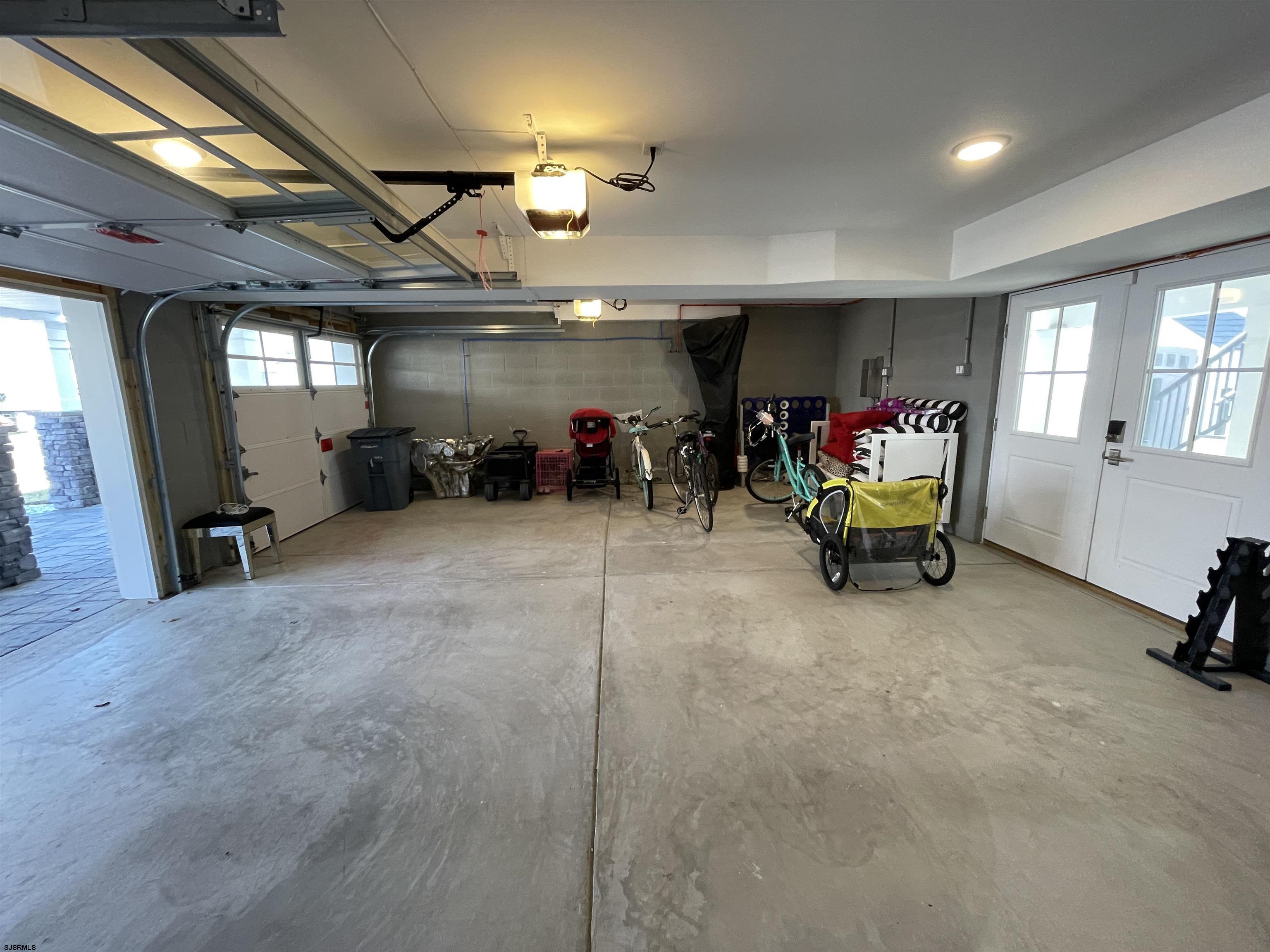 102 S Essex Ave