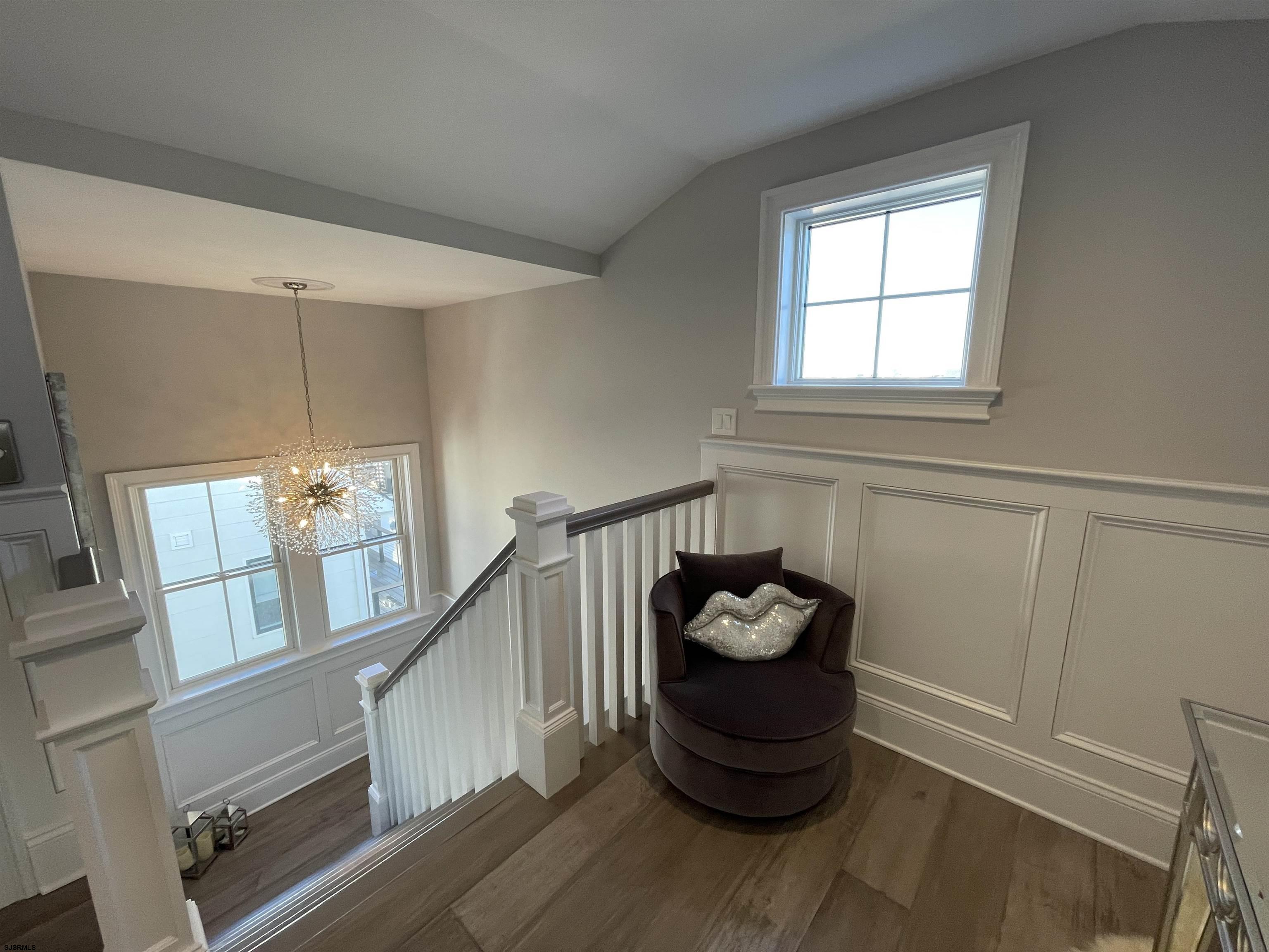 102 S Essex Ave