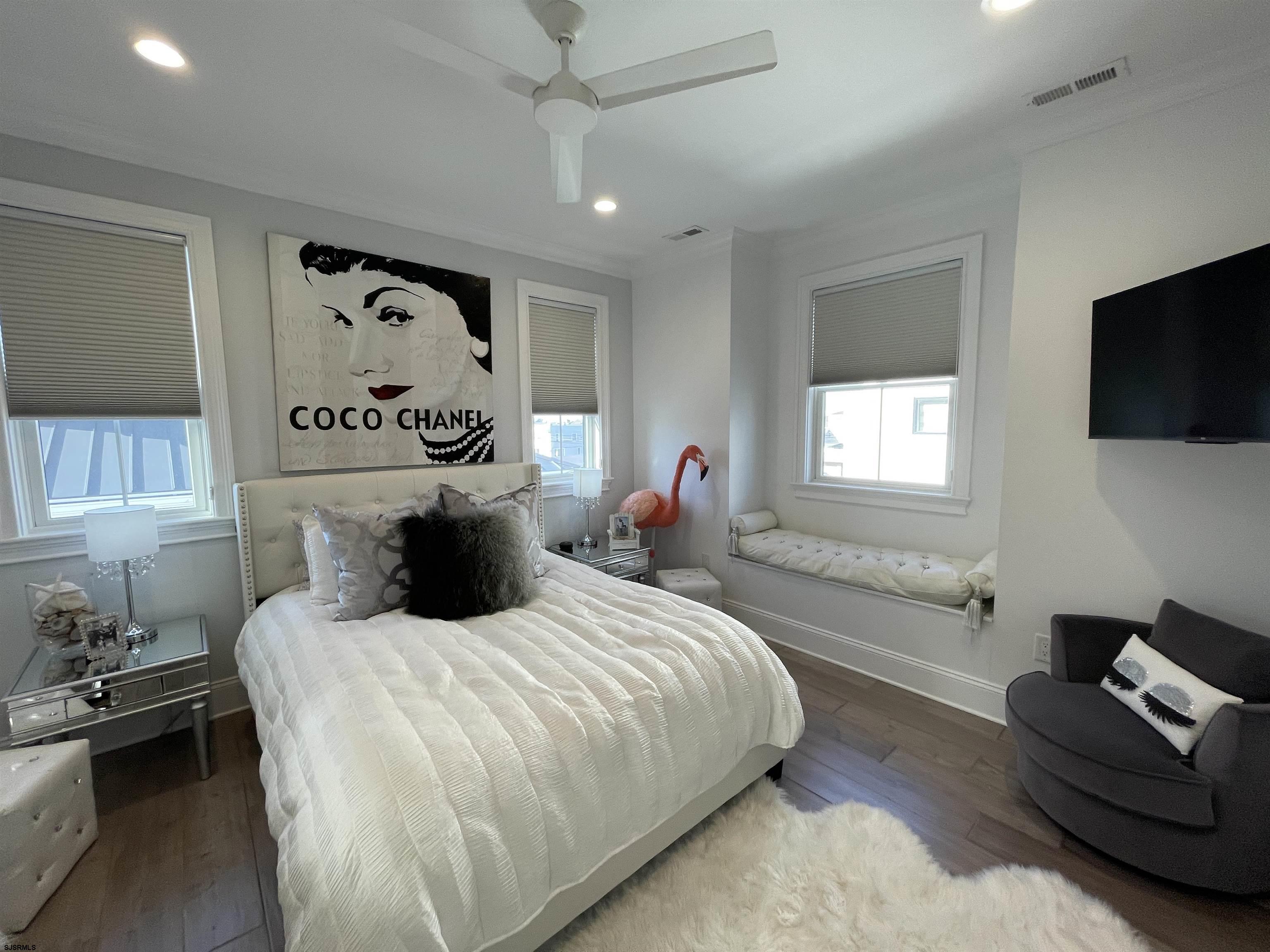 102 S Essex Ave