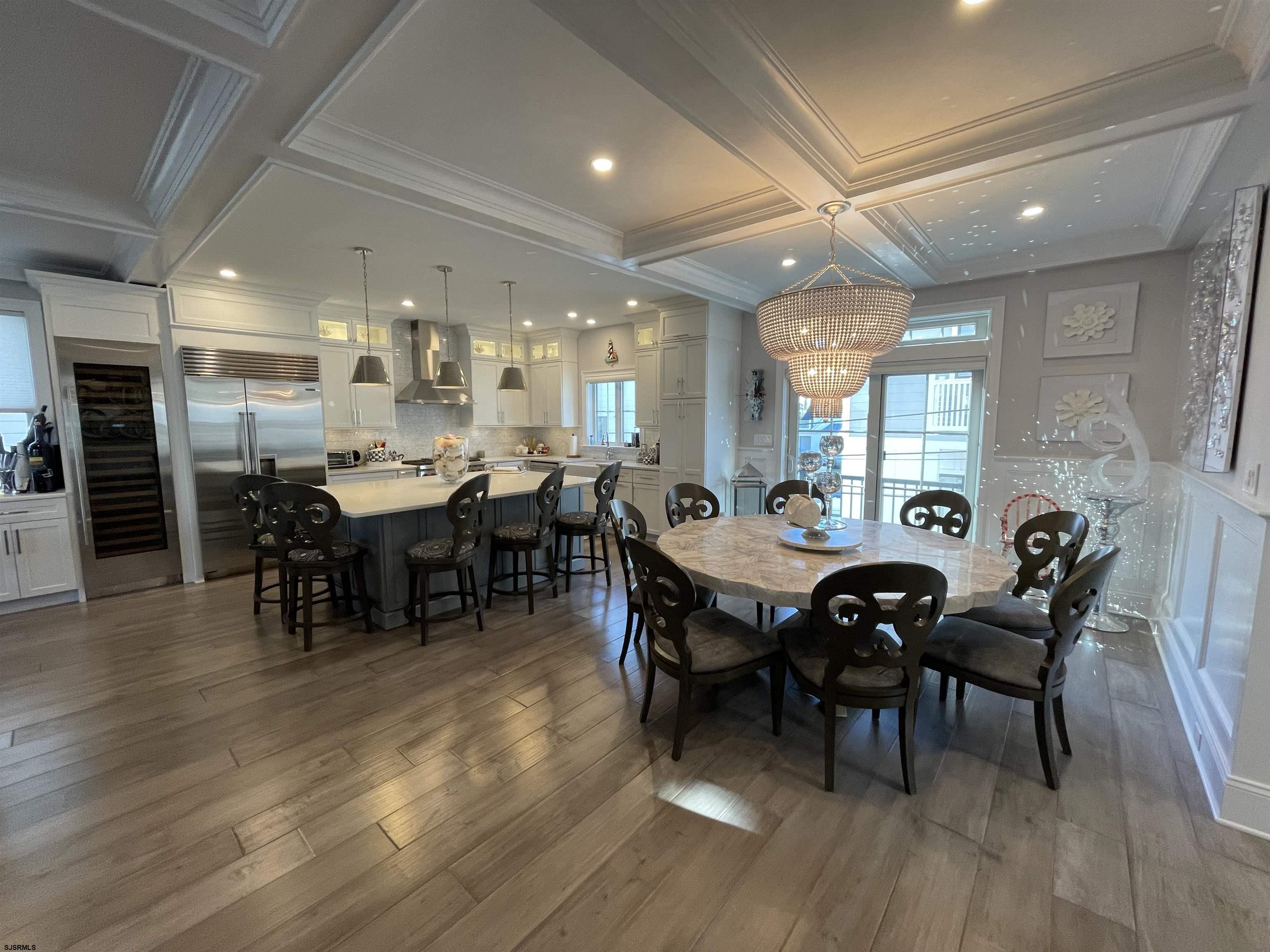 102 S Essex Ave