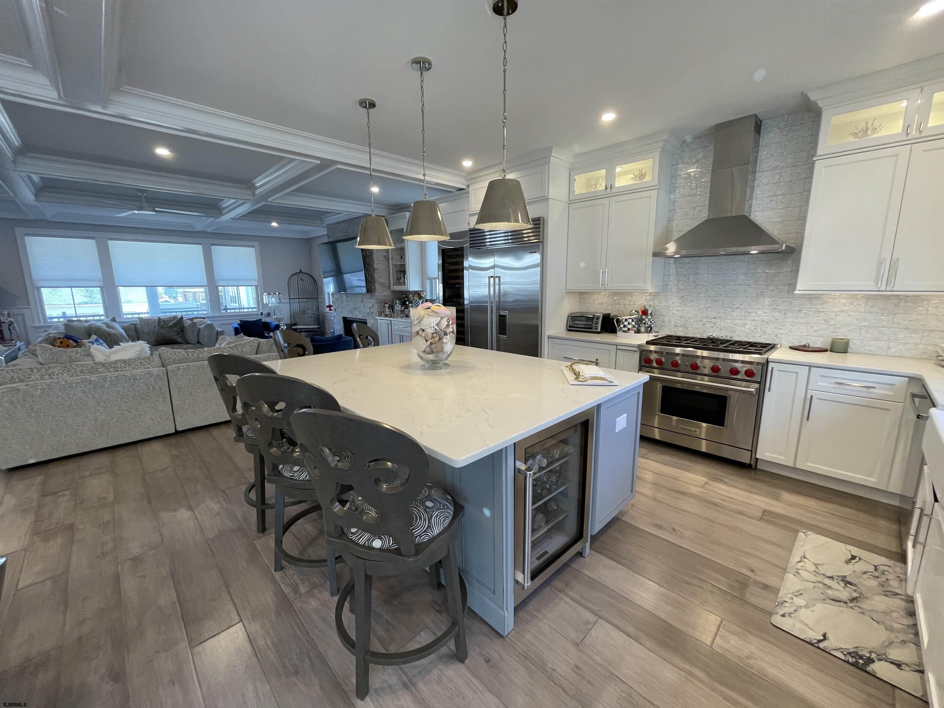 102 S Essex Ave