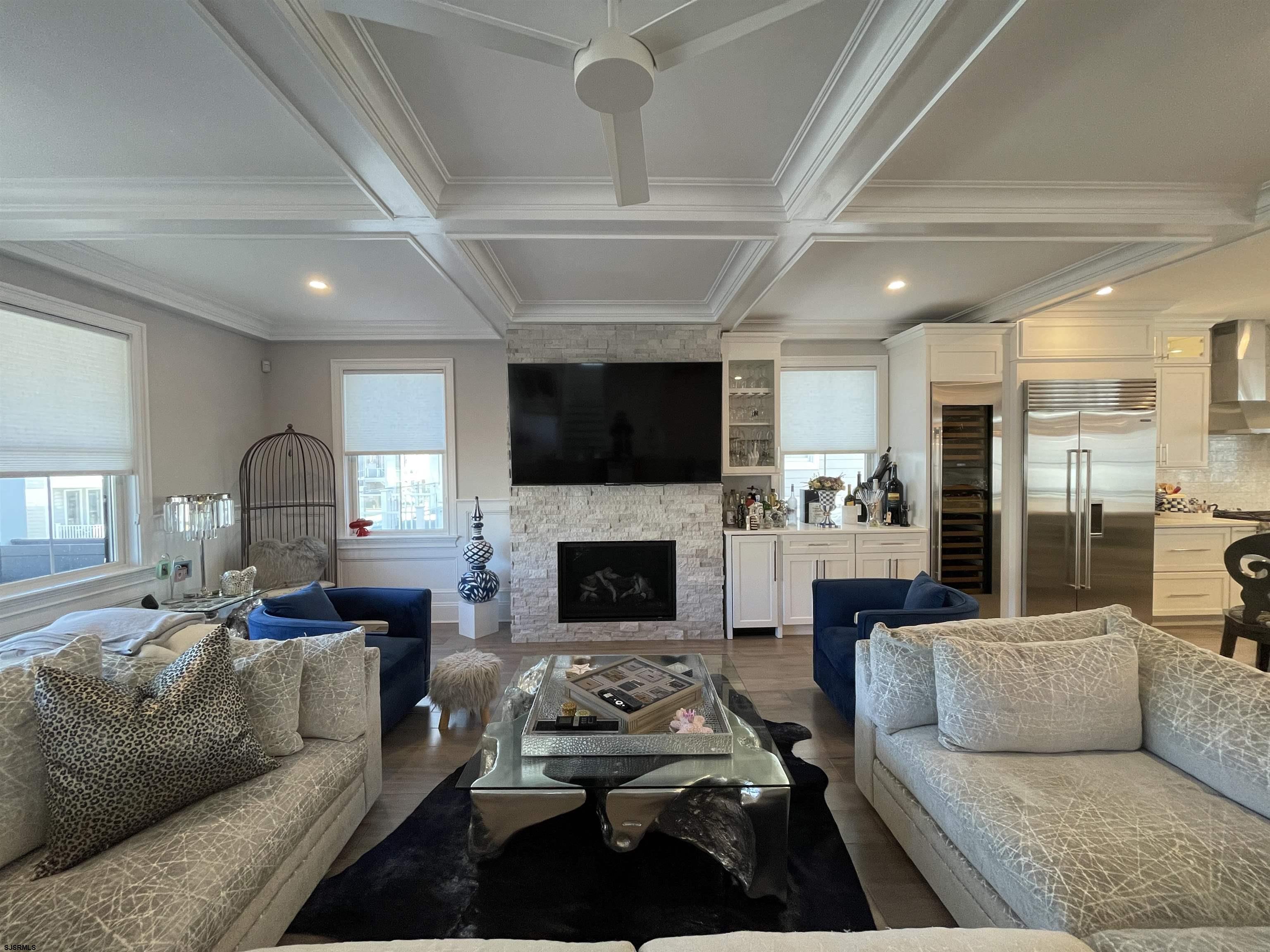 102 S Essex Ave