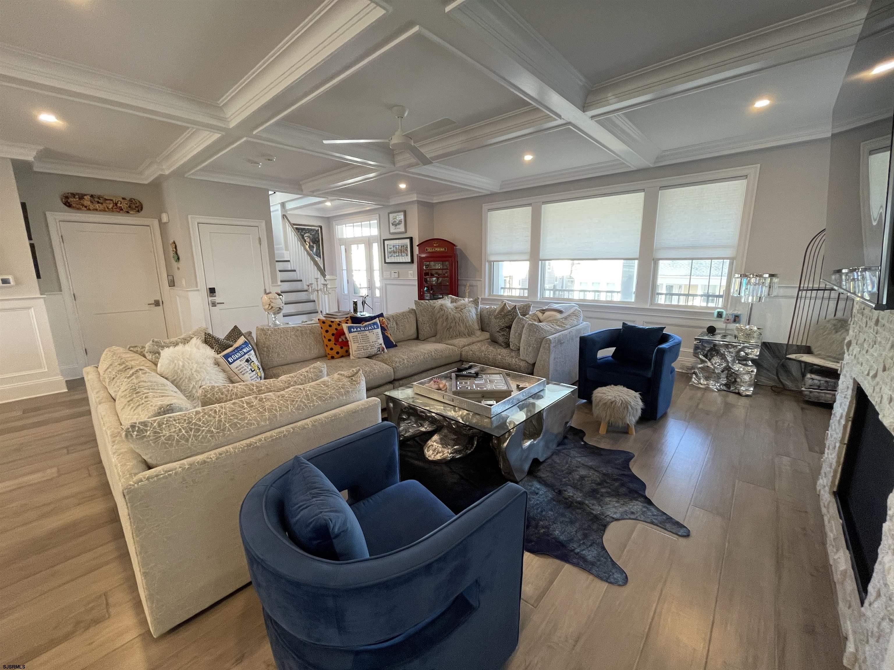 102 S Essex Ave