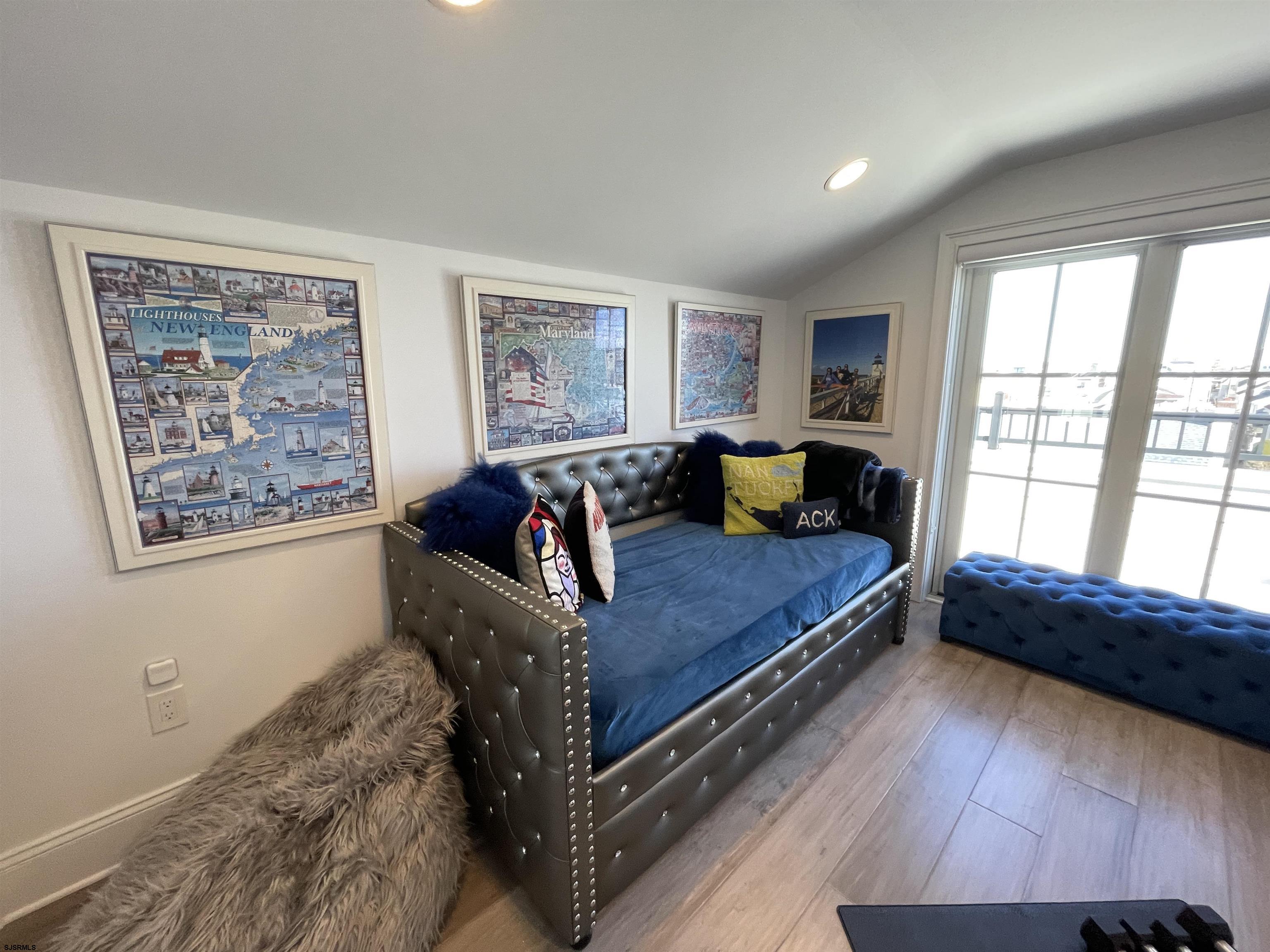 102 S Essex Ave