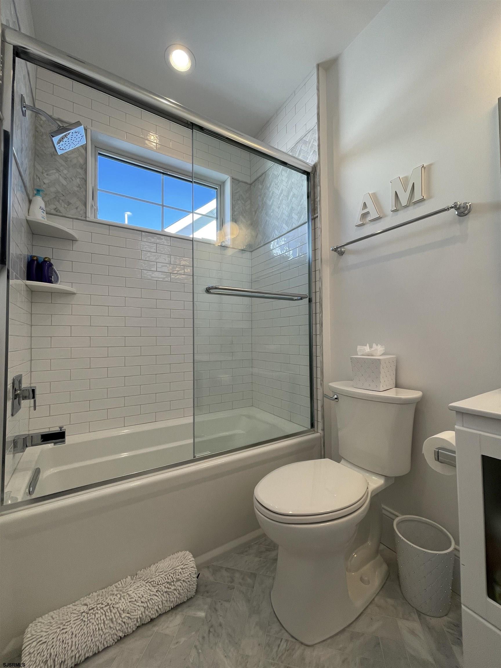 102 S Essex Ave
